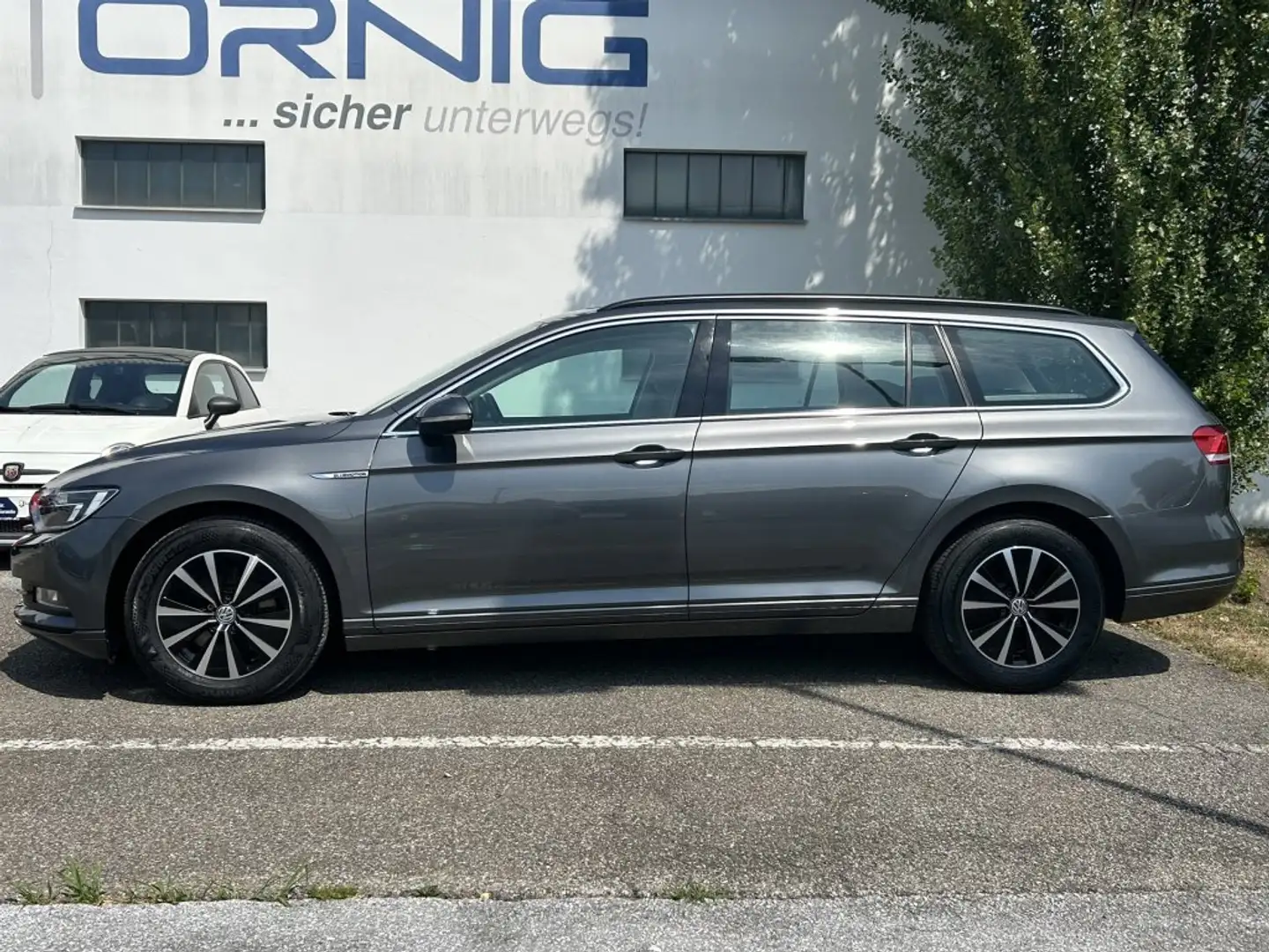 Volkswagen Passat Variant 2.0 TDI Grijs - 2