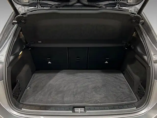Mercedes-Benz 220 view 8