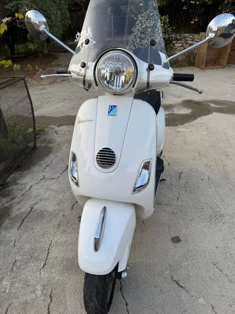 Vespa LX 125 Bílá - 1