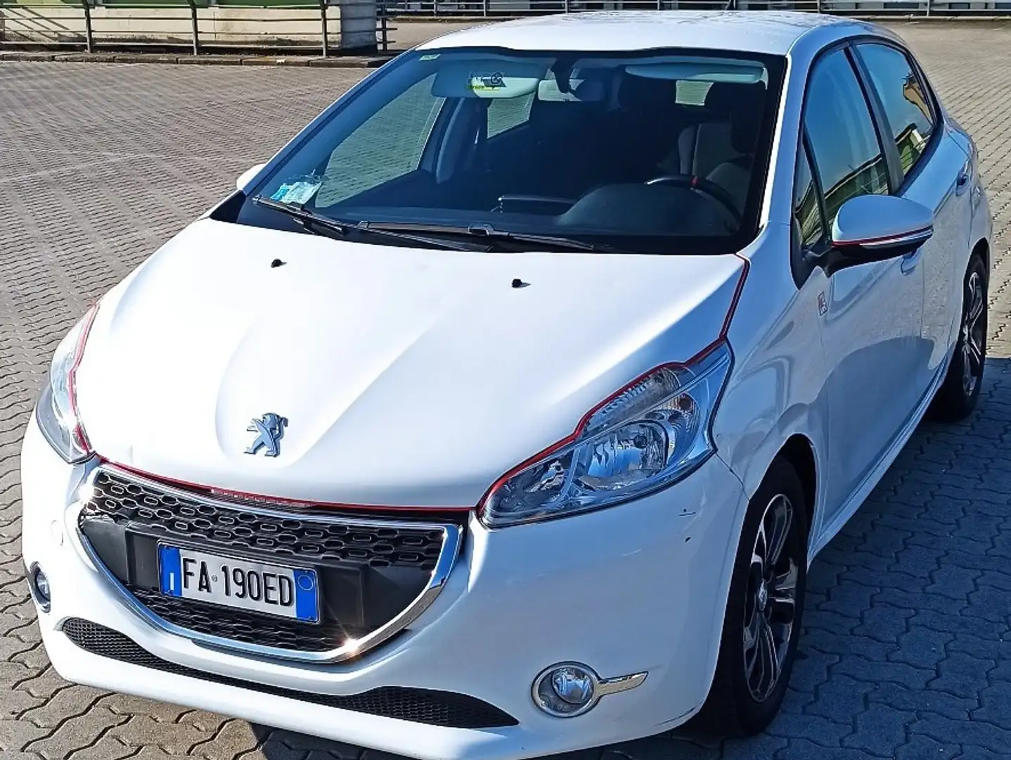 Peugeot 208 5p 1.4 vti 16v Access gpl 95cv White - 1