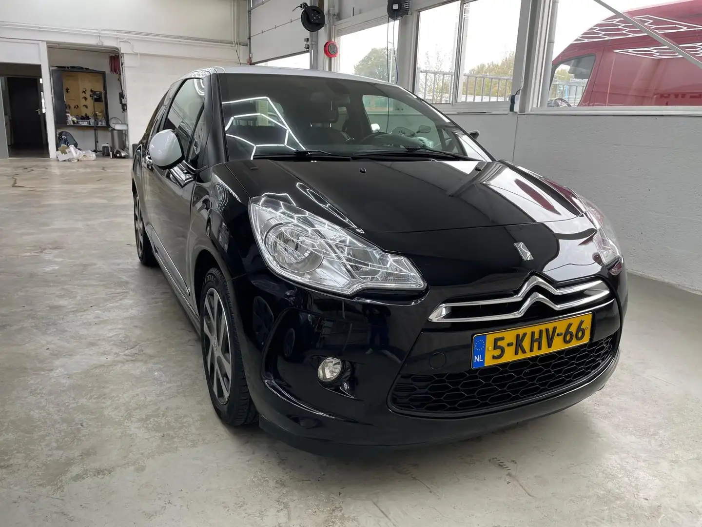 Citroen DS3 DS3 1.2 VTi Chic Zwart - 2
