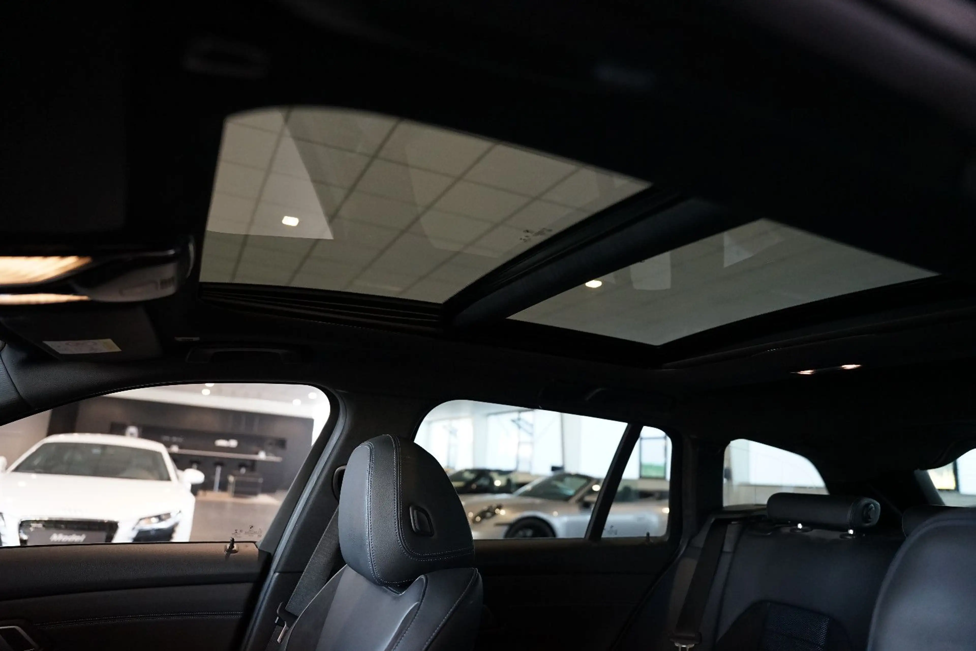 BMW 340 Touring xDrive | Laser | Pano | HuD | 19 — photo 9