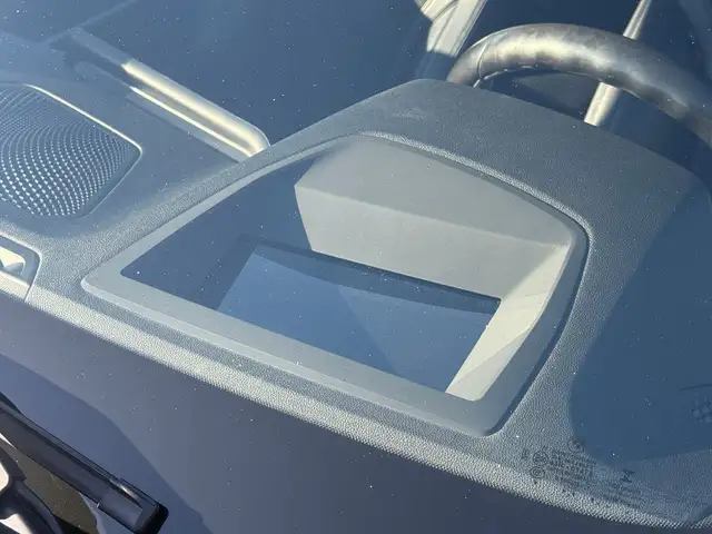 BMW 3 Series view 10