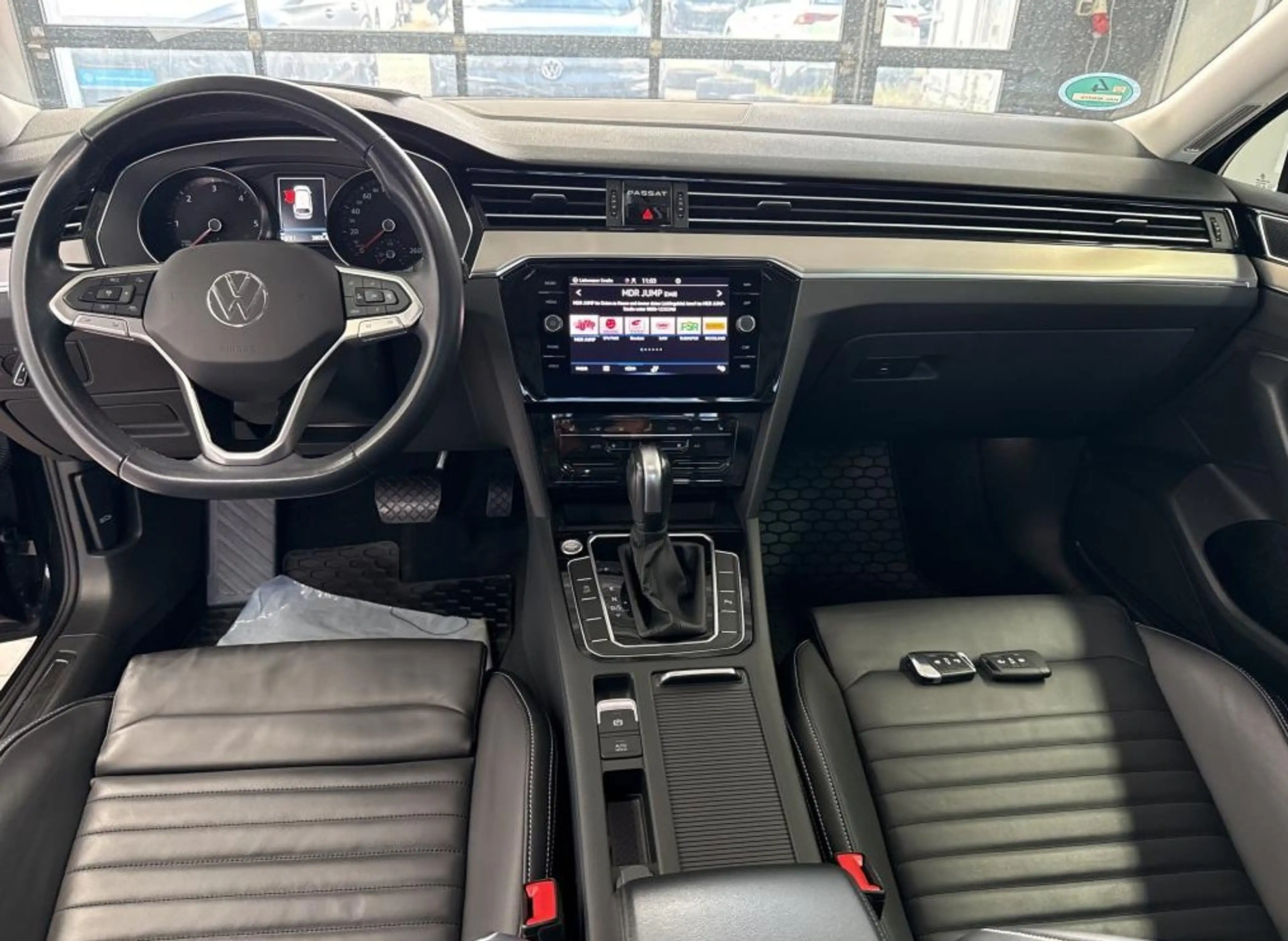 Volkswagen Passat Variant 2.0 TDI DSG Elegance MATRIX PANO LEDER — photo 3