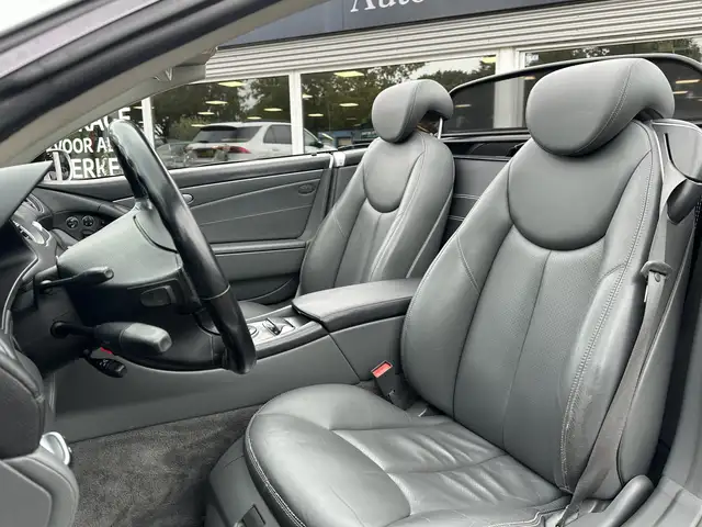 Mercedes-Benz SL view 6
