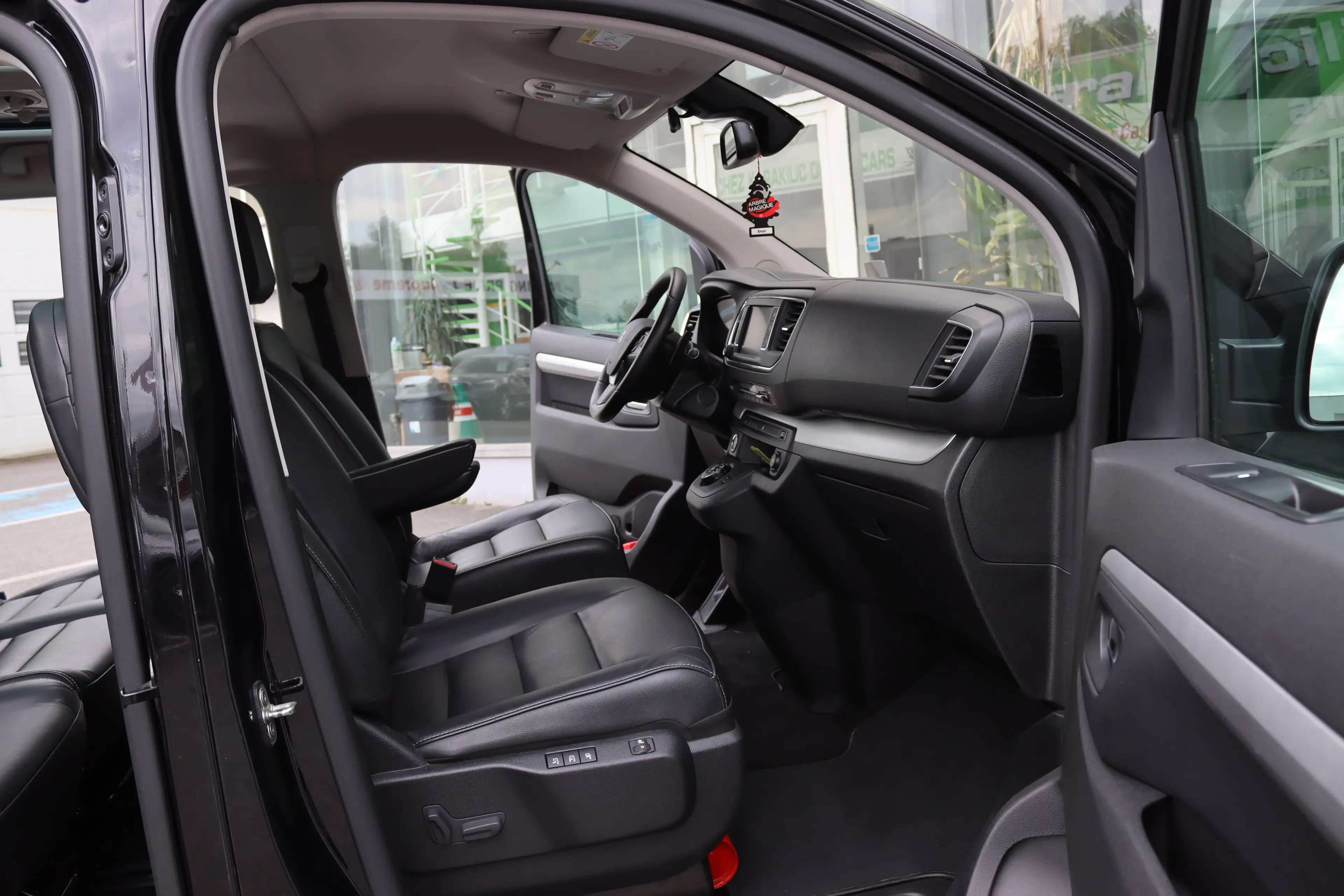 Peugeot Traveller L2 2.0HDi 177CV BOITE AUTO 8PLACES VIP FULL OPTION — photo 10