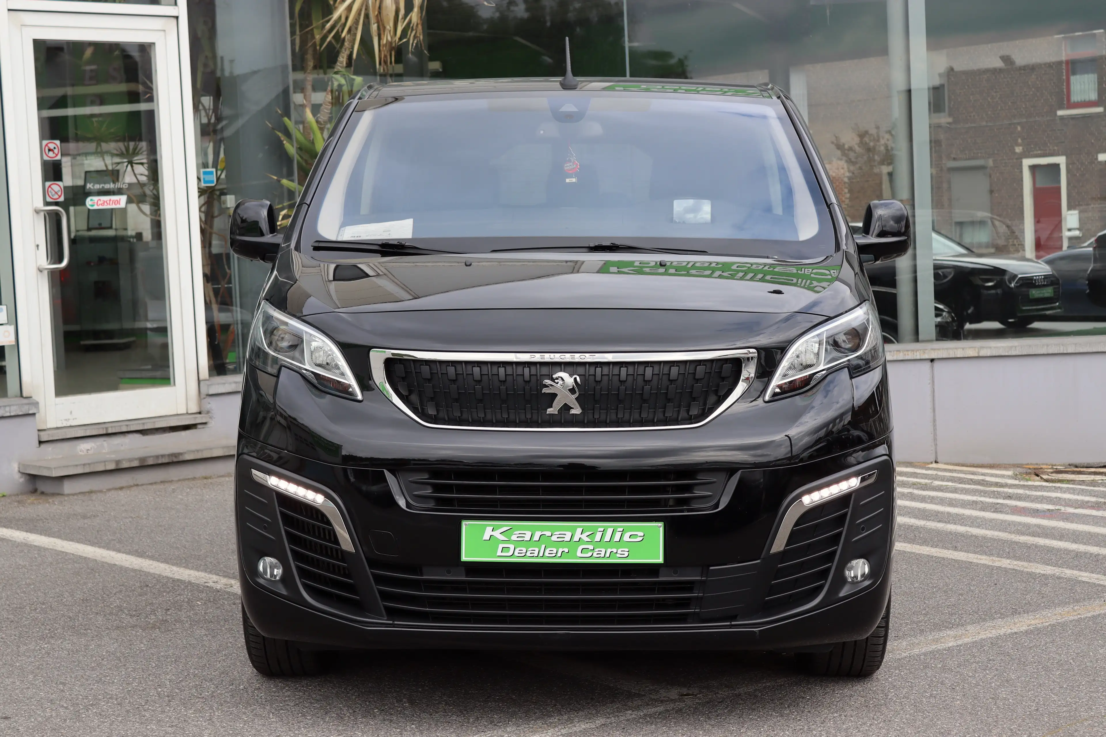 Peugeot Traveller L2 2.0HDi 177CV BOITE AUTO 8PLACES VIP FULL OPTION — photo 5