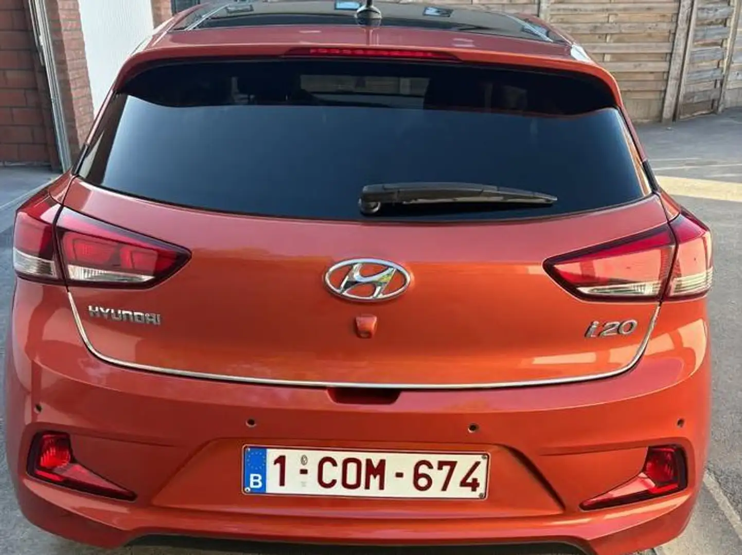 Hyundai i20 i20 Coupé 1.2i Sport+ Orange - 2