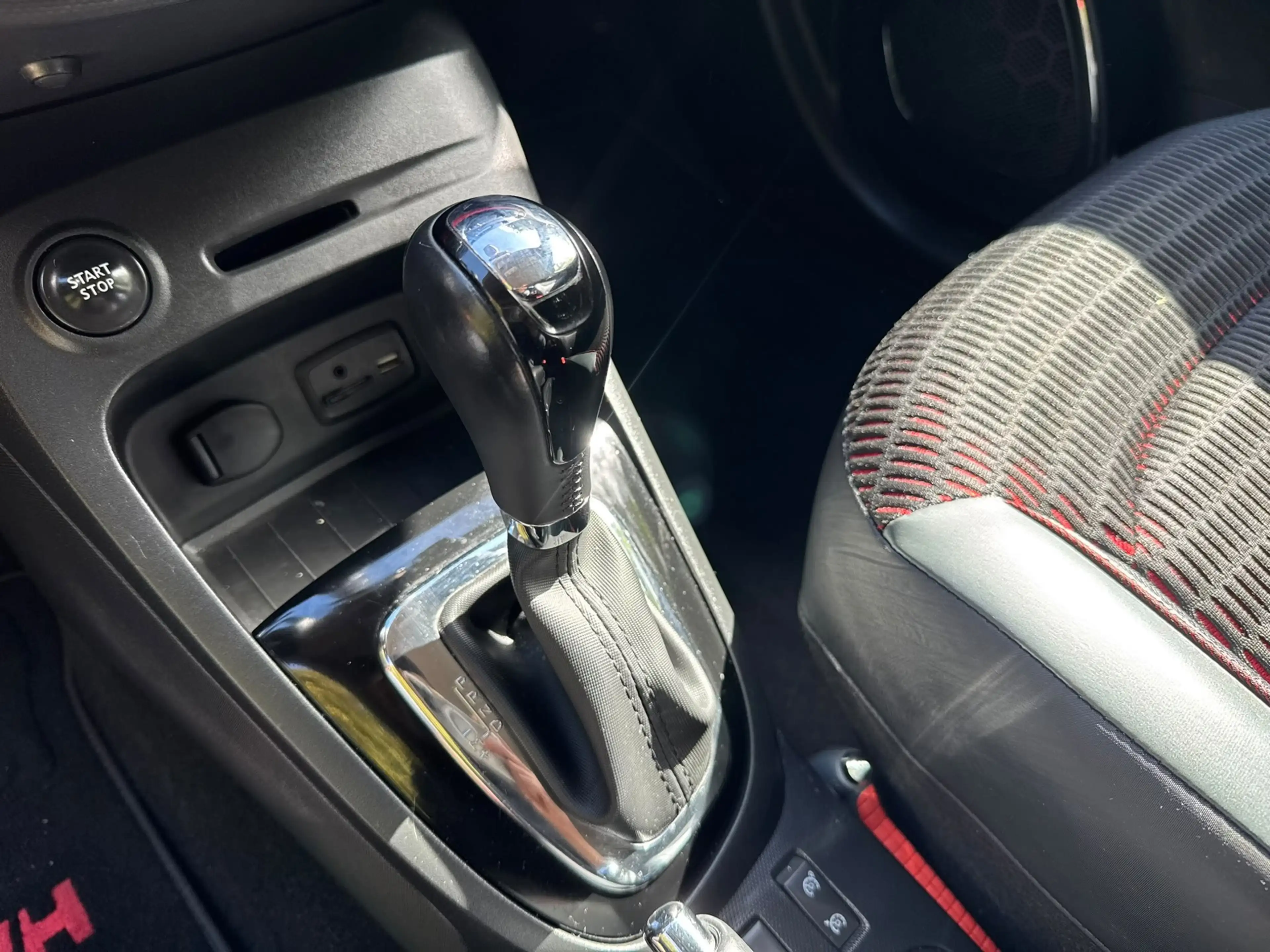 Renault Captur 1.2 TCe Xmod / Navi / Camera / Automaat / Airco / — photo 16