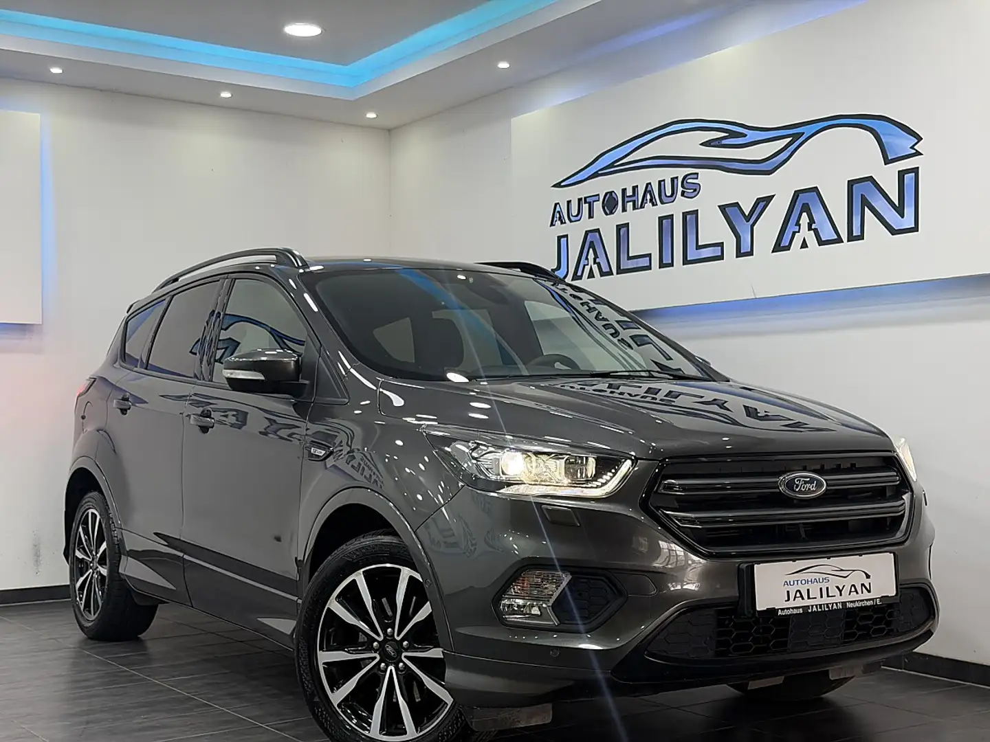 Ford Kuga 1,5 TDCi ST-Line Start/Stop, Grau - 1