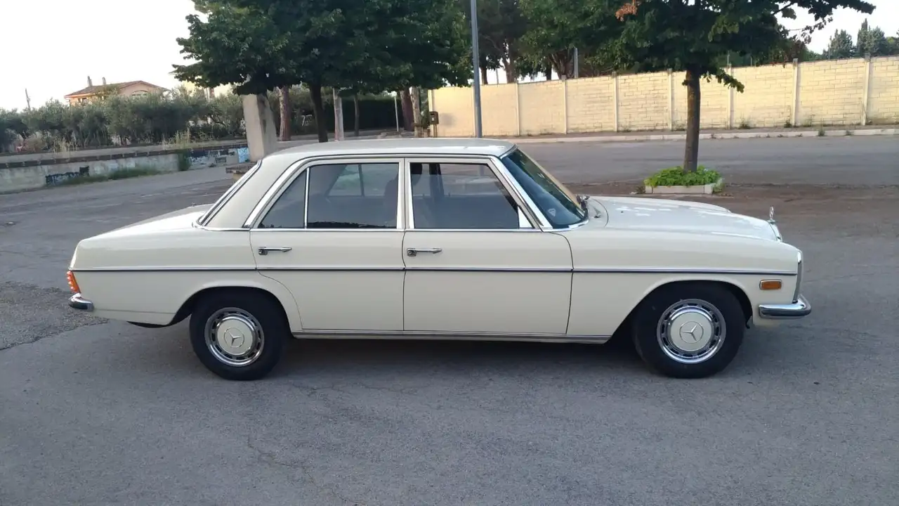 Mercedes-Benz 240 Diesel, foto 3