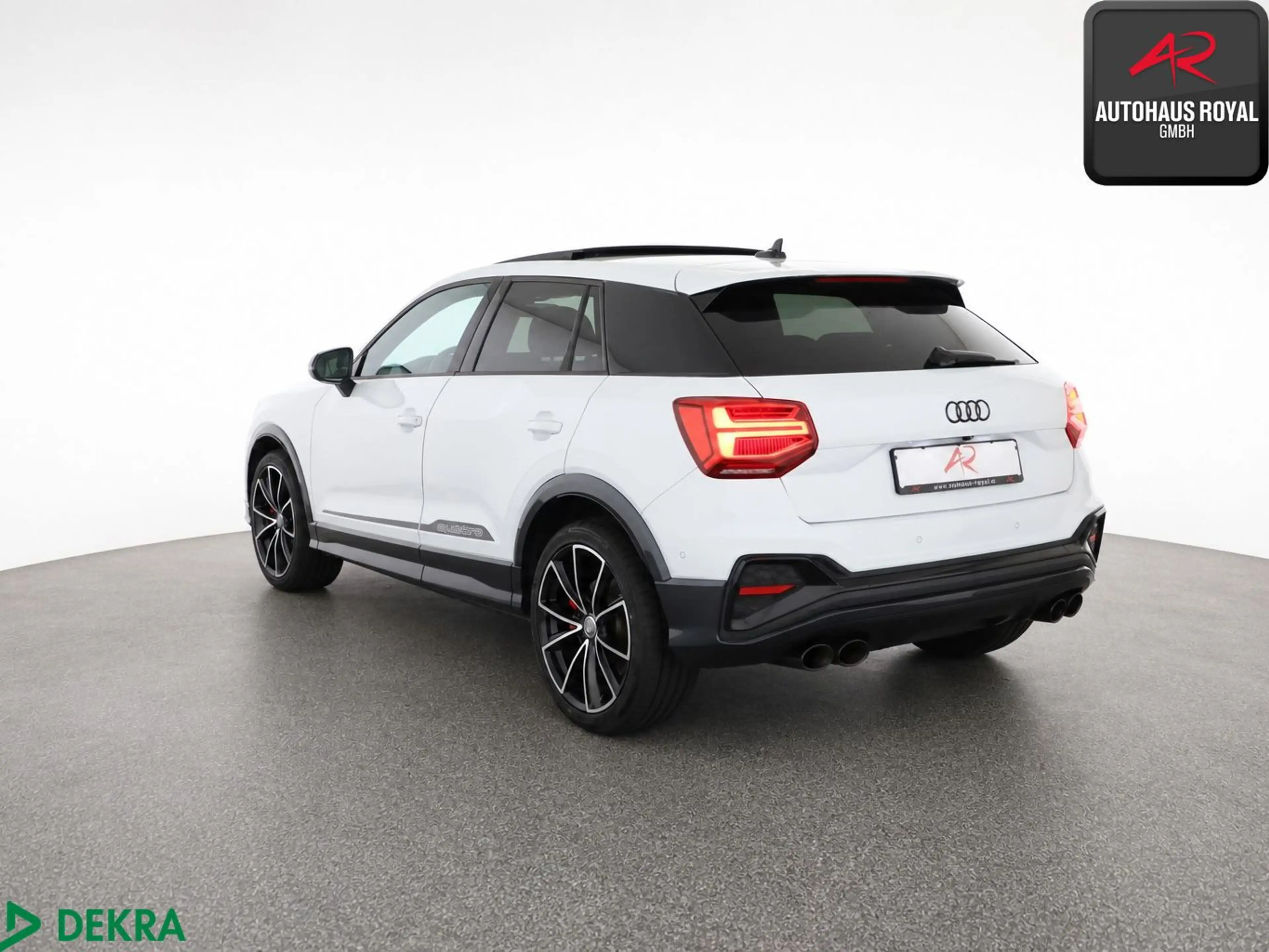 Audi SQ2 2.0 TFSI qu MATRIX,SONOS,PANORAMA,KEYLESS,SH — photo 3