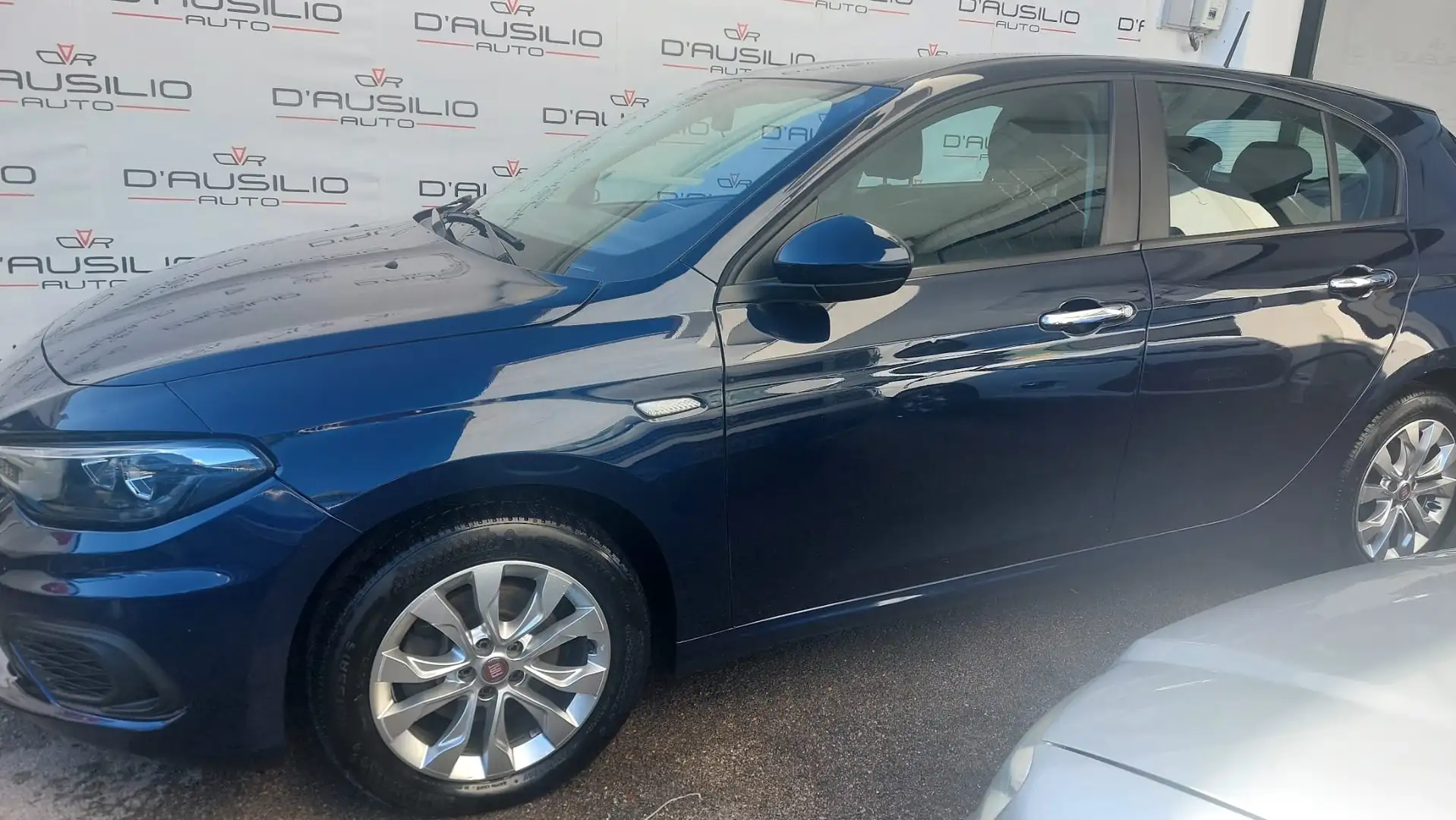 Fiat Tipo 1.3 mjt 95cv S&S Lounge km118000 - 2019 Blau - 2