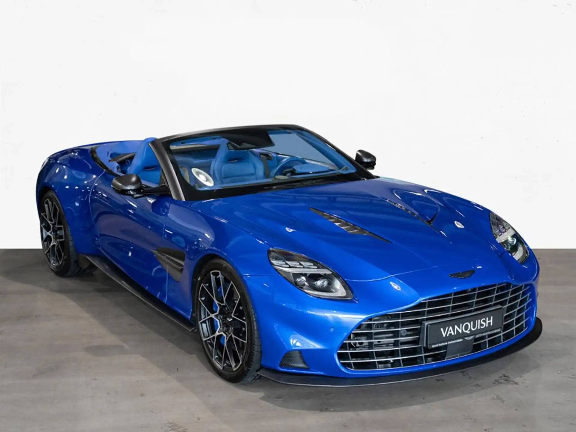 애스턴마틴 뱅퀴시 Volante 2025 파랑 사진 8