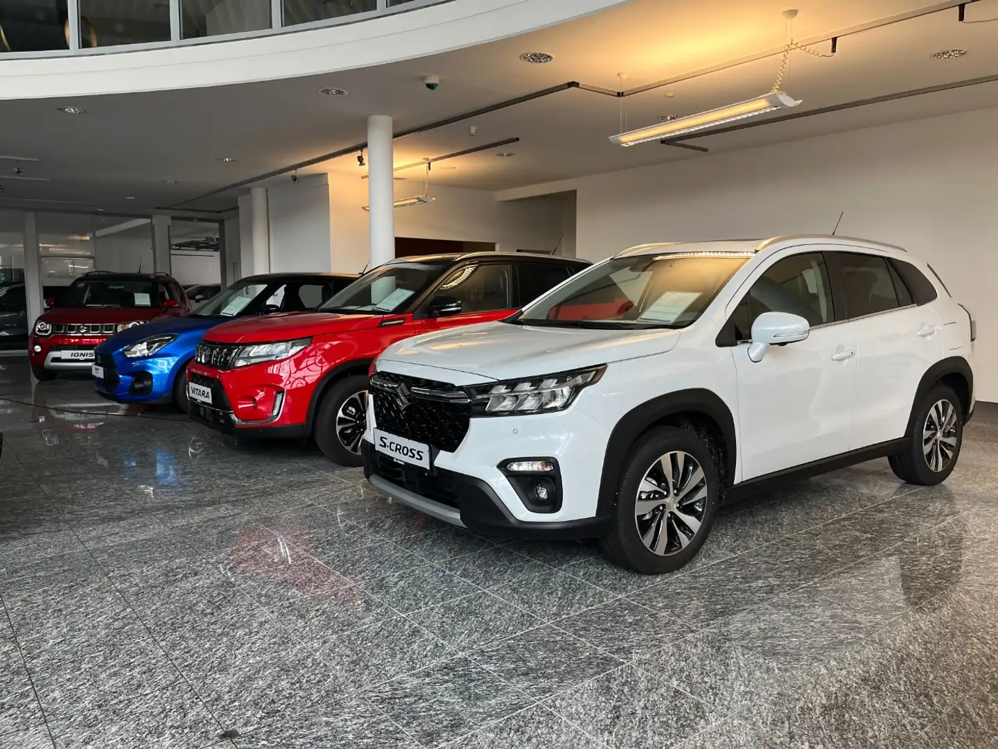 Suzuki Vitara 1.4 Comfort+ DITC HYBRID 4x2 Navi, Pano Geel - 2