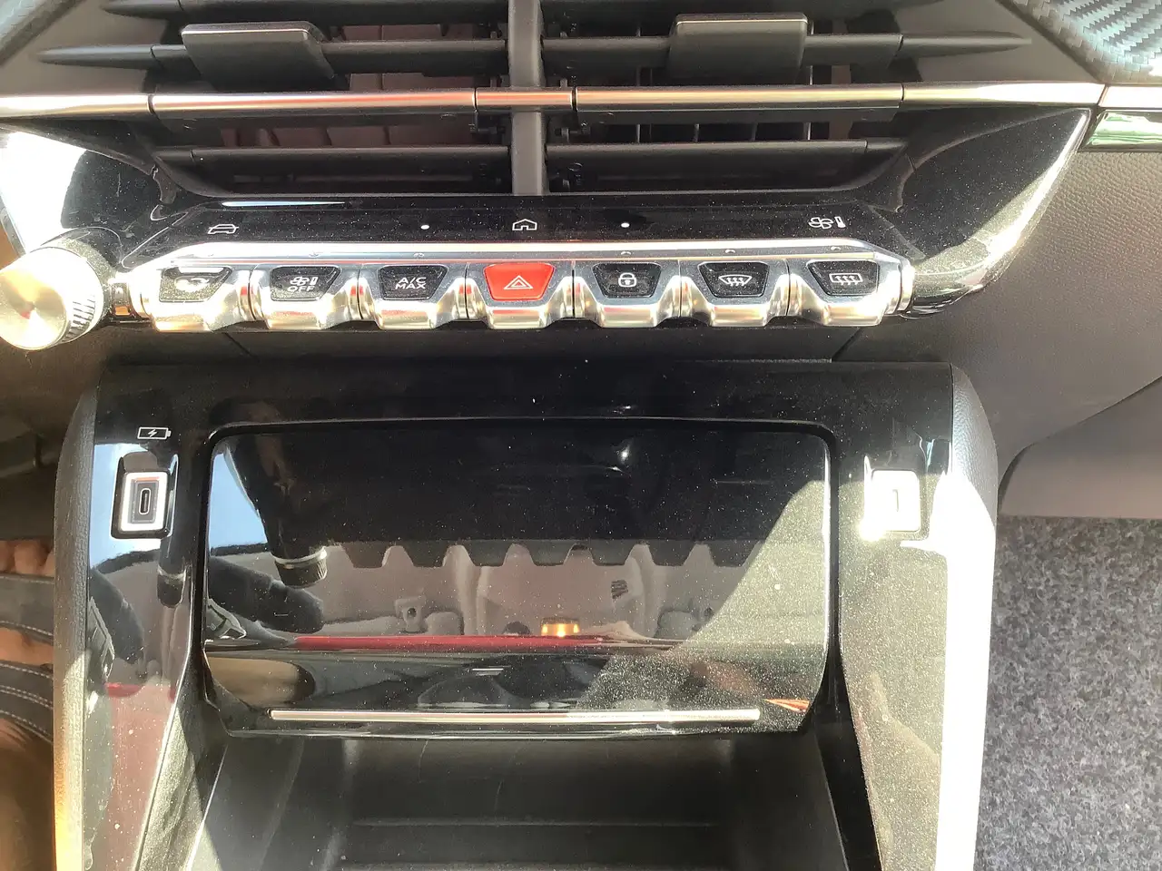 Peugeot 208 208 — photo 2