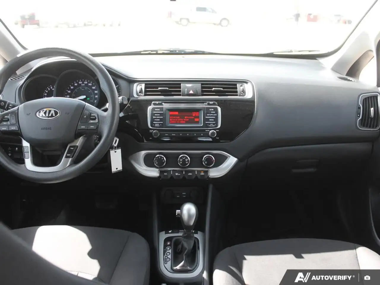 Kia Rio снимка Kia Rio