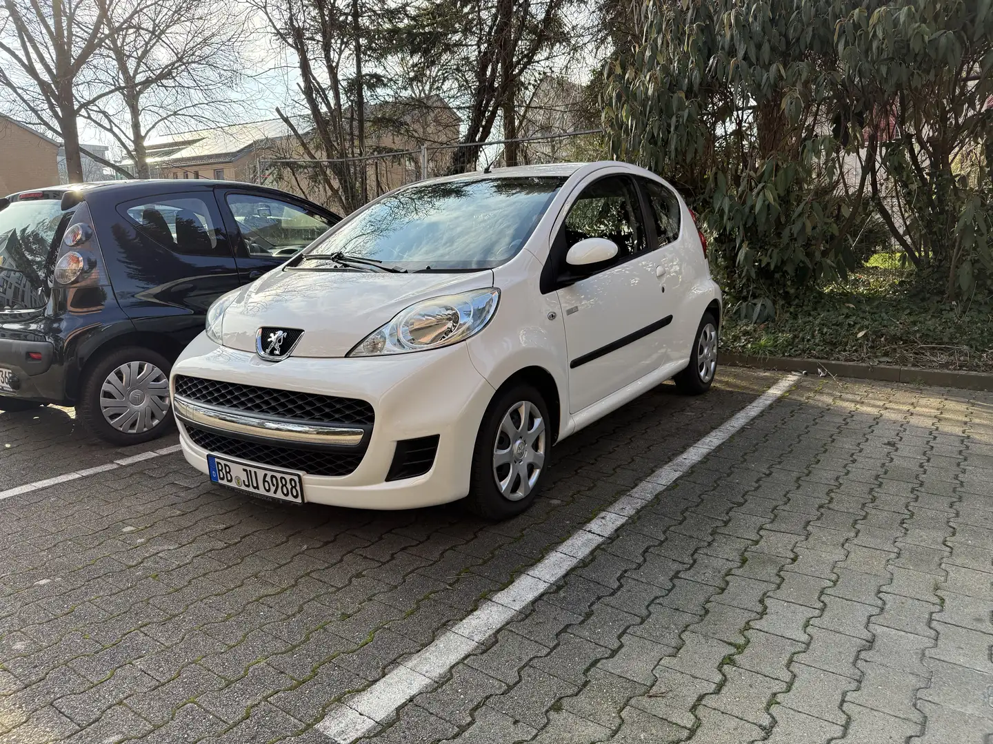 Peugeot 107 70 Filou Weiß - 1