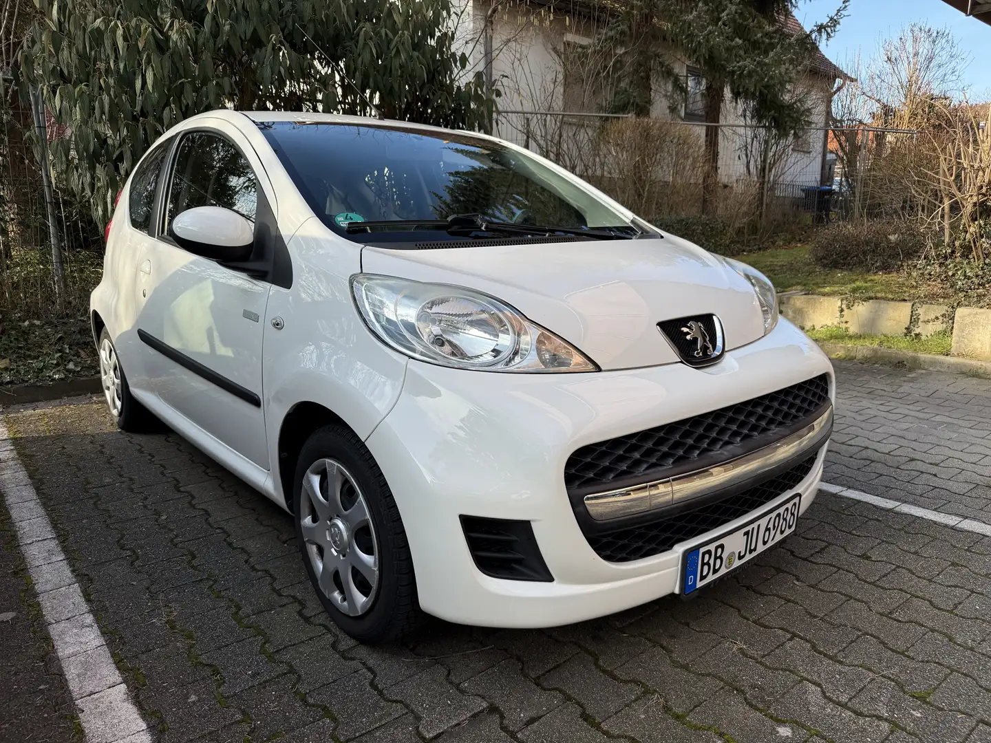 Peugeot 107 70 Filou Weiß - 2