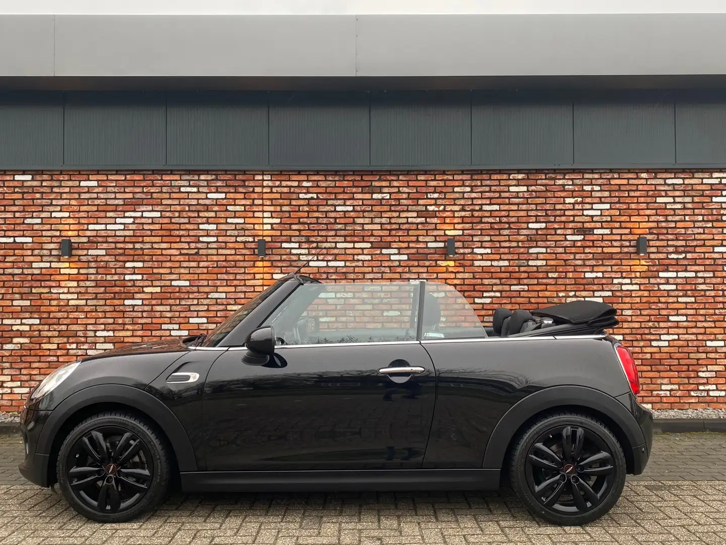 MINI One Cabrio Mini 1.2 Cruise Led Navi 17inch 110000km! Schwarz - 2