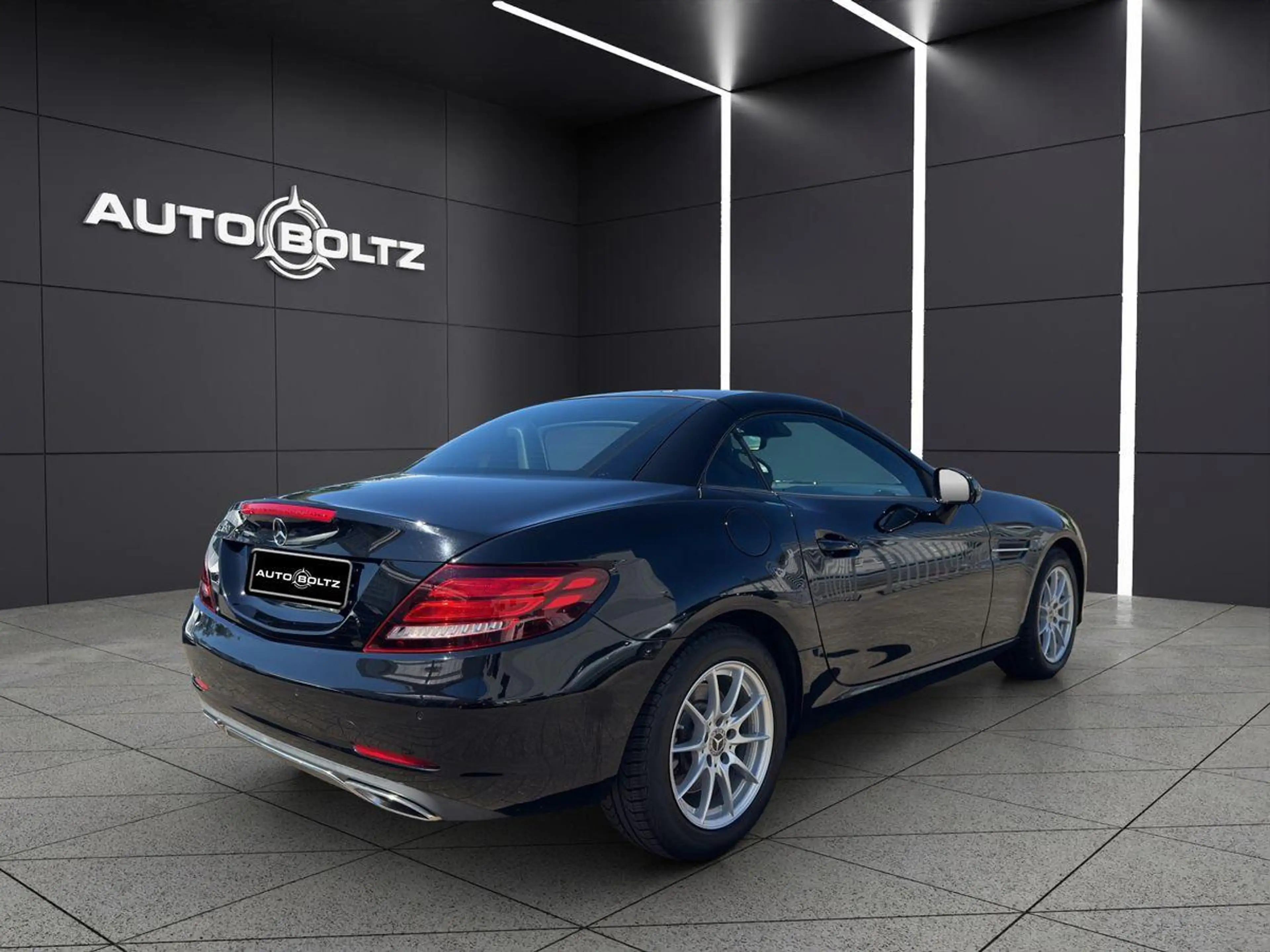 Mercedes-Benz SLC 180 Airscarf Leder Led Parktronic Navi — photo 6