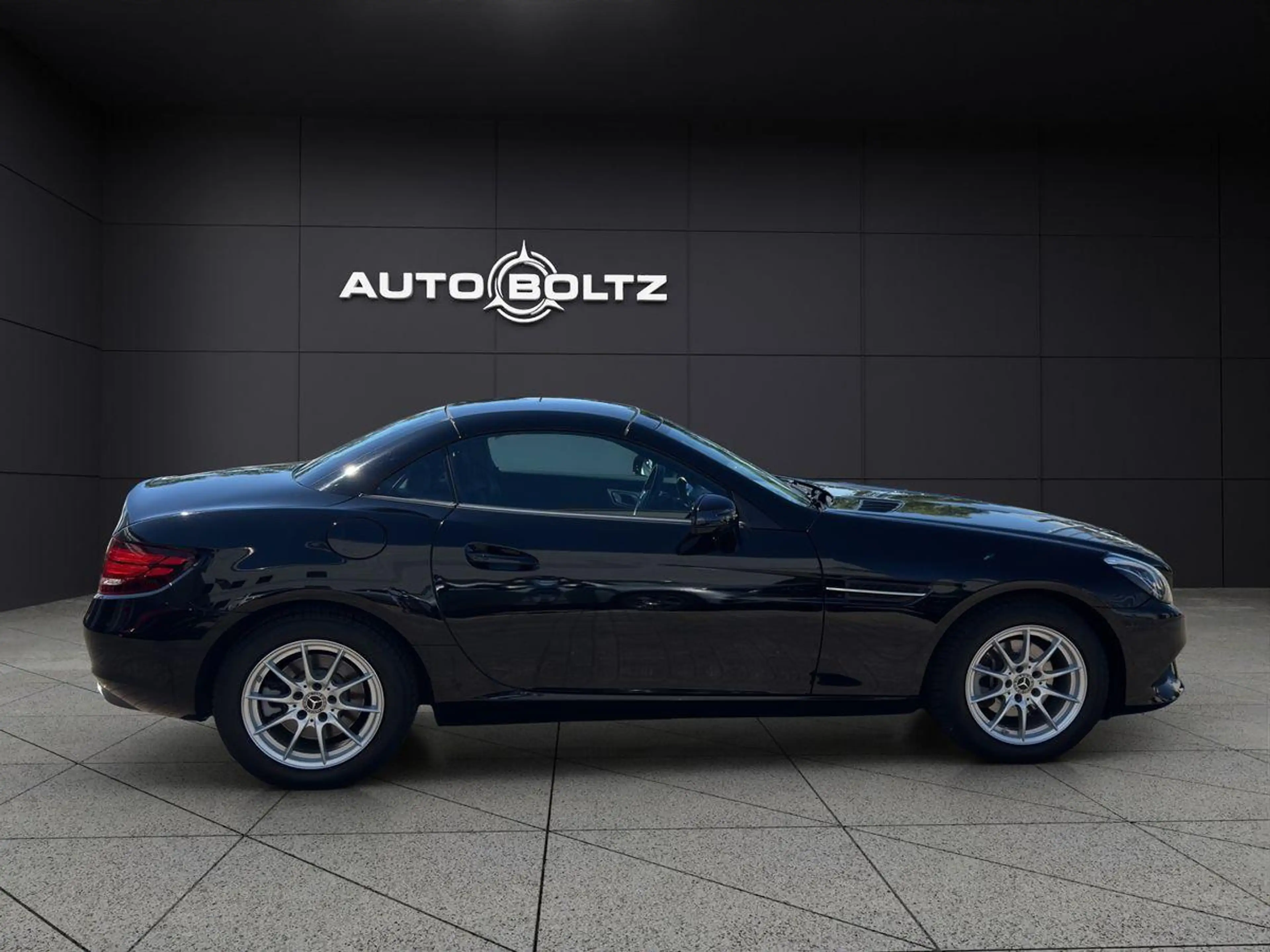 Mercedes-Benz SLC 180 Airscarf Leder Led Parktronic Navi — photo 7