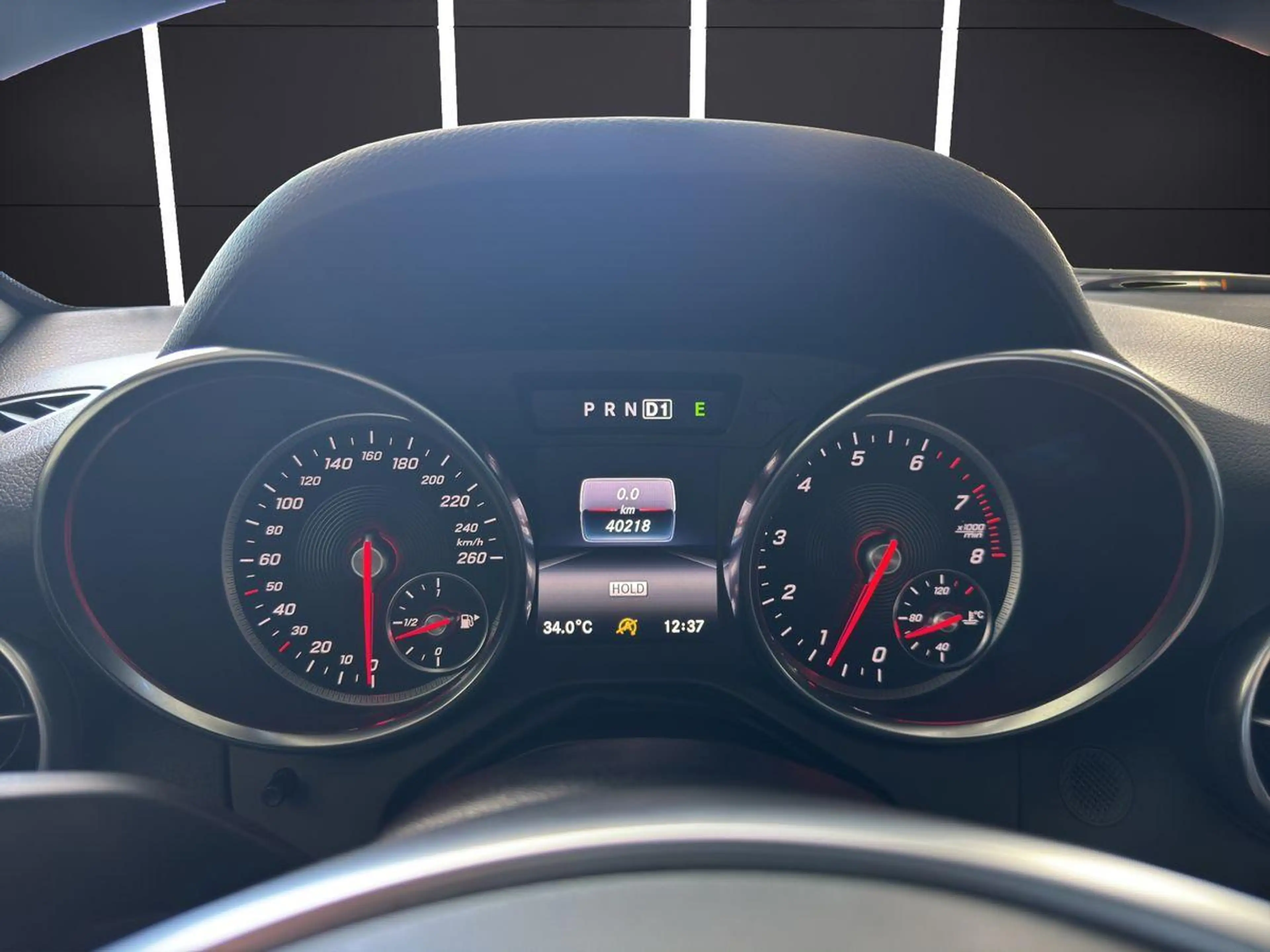 Mercedes-Benz SLC 180 Airscarf Leder Led Parktronic Navi — photo 13
