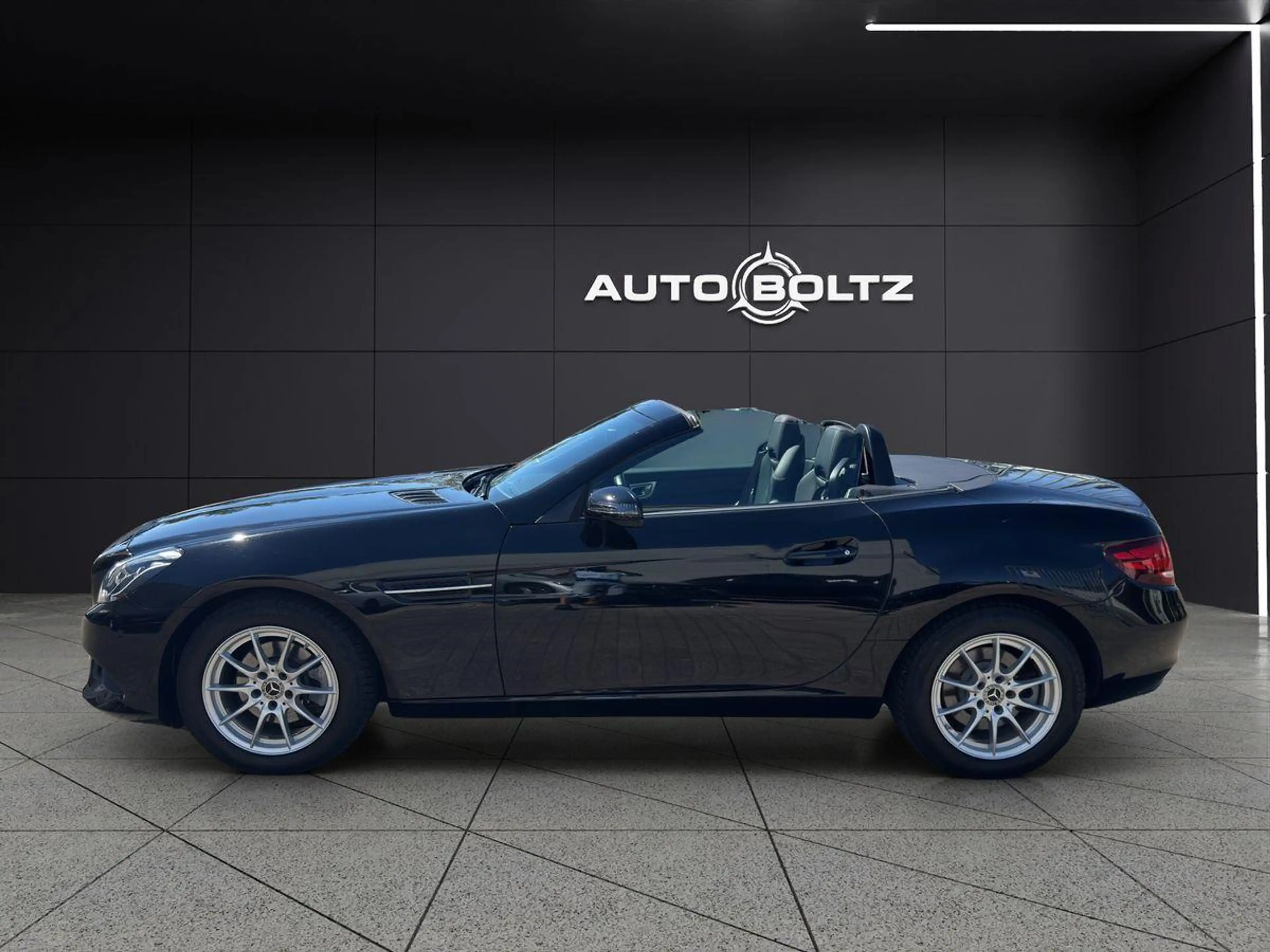 Mercedes-Benz SLC 180 Airscarf Leder Led Parktronic Navi — photo 3
