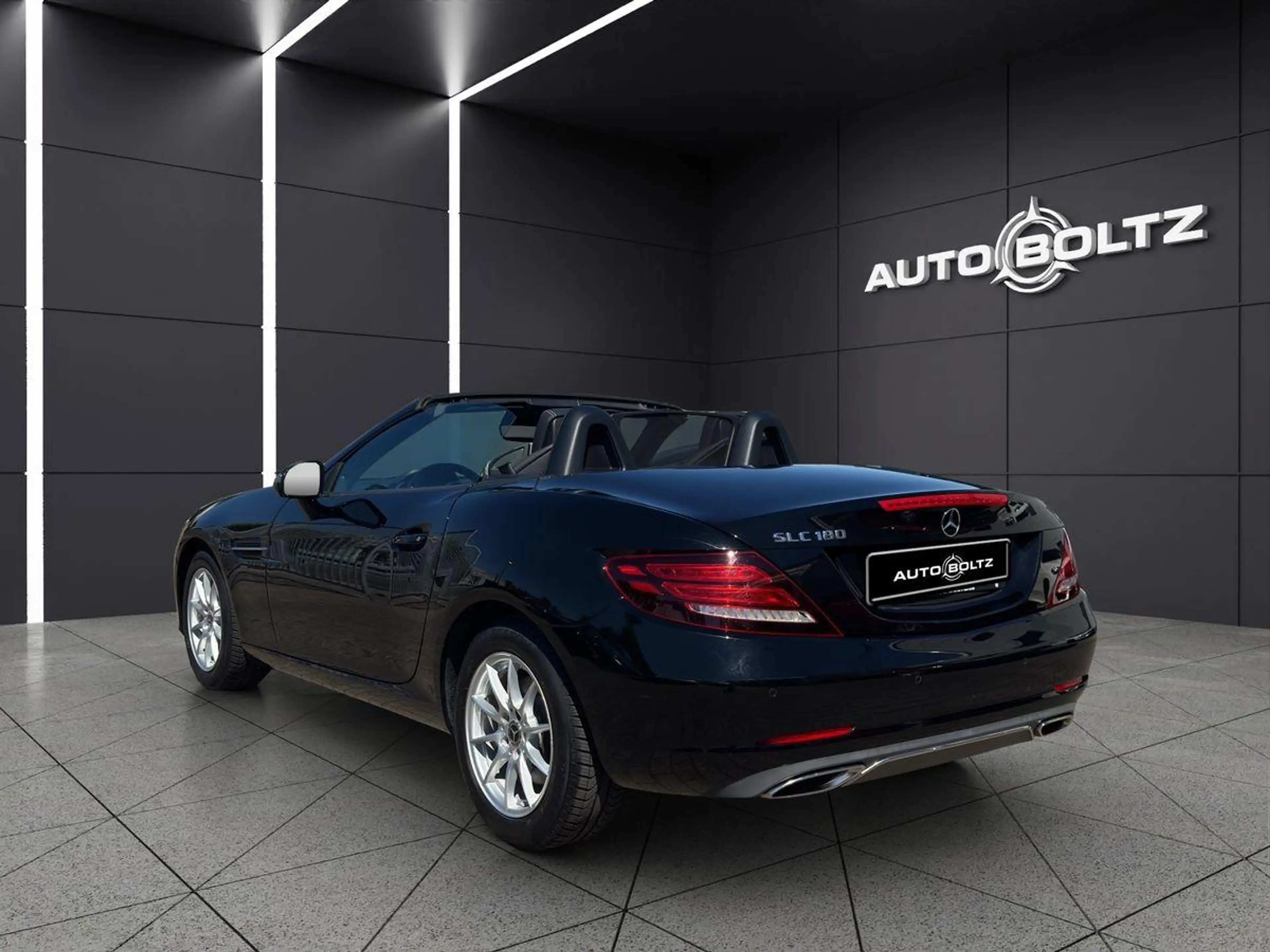 Mercedes-Benz SLC 180 Airscarf Leder Led Parktronic Navi — photo 4