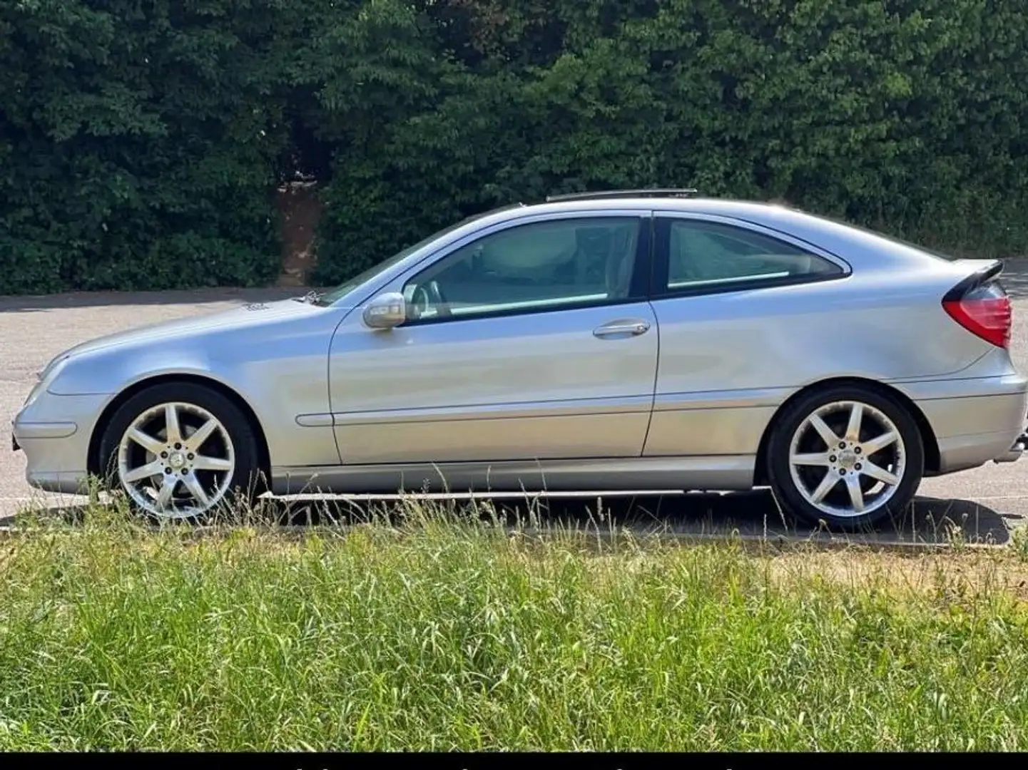 Mercedes-Benz C 200 C-Klasse Sportcoupe Kompressor Sportcoupe srebrna - 1