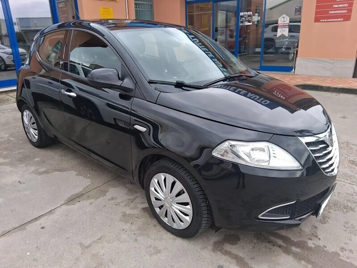 Lancia Ypsilon Ypsilon 1.3 MJT 16V 95 CV 5 porte S&S Silver Nero - 1