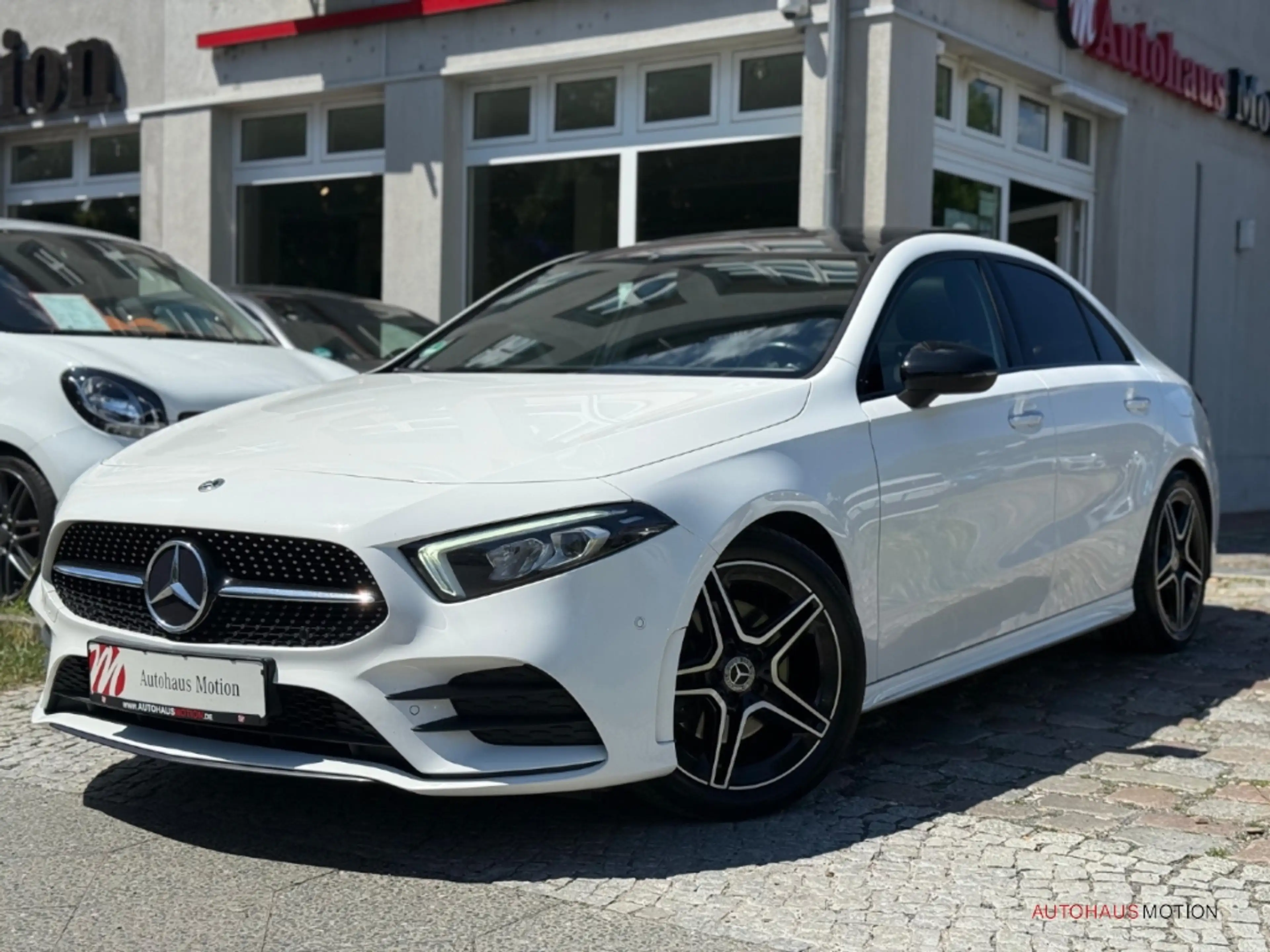 Mercedes-Benz A 220 d 4Matic AMG Pano Navi Kamera Apple CarPlay — photo 2