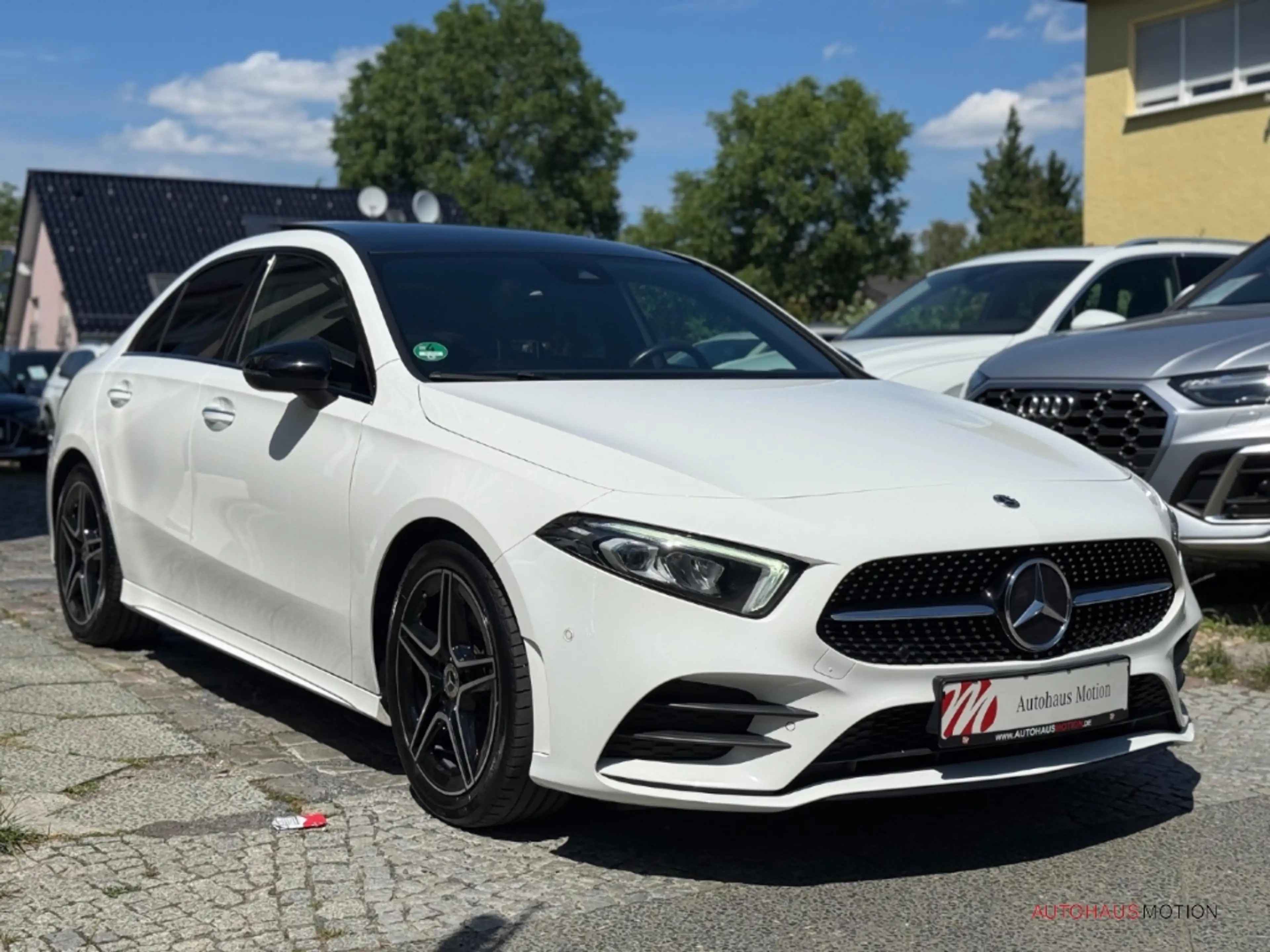 Mercedes-Benz A 220 d 4Matic AMG Pano Navi Kamera Apple CarPlay — photo 4