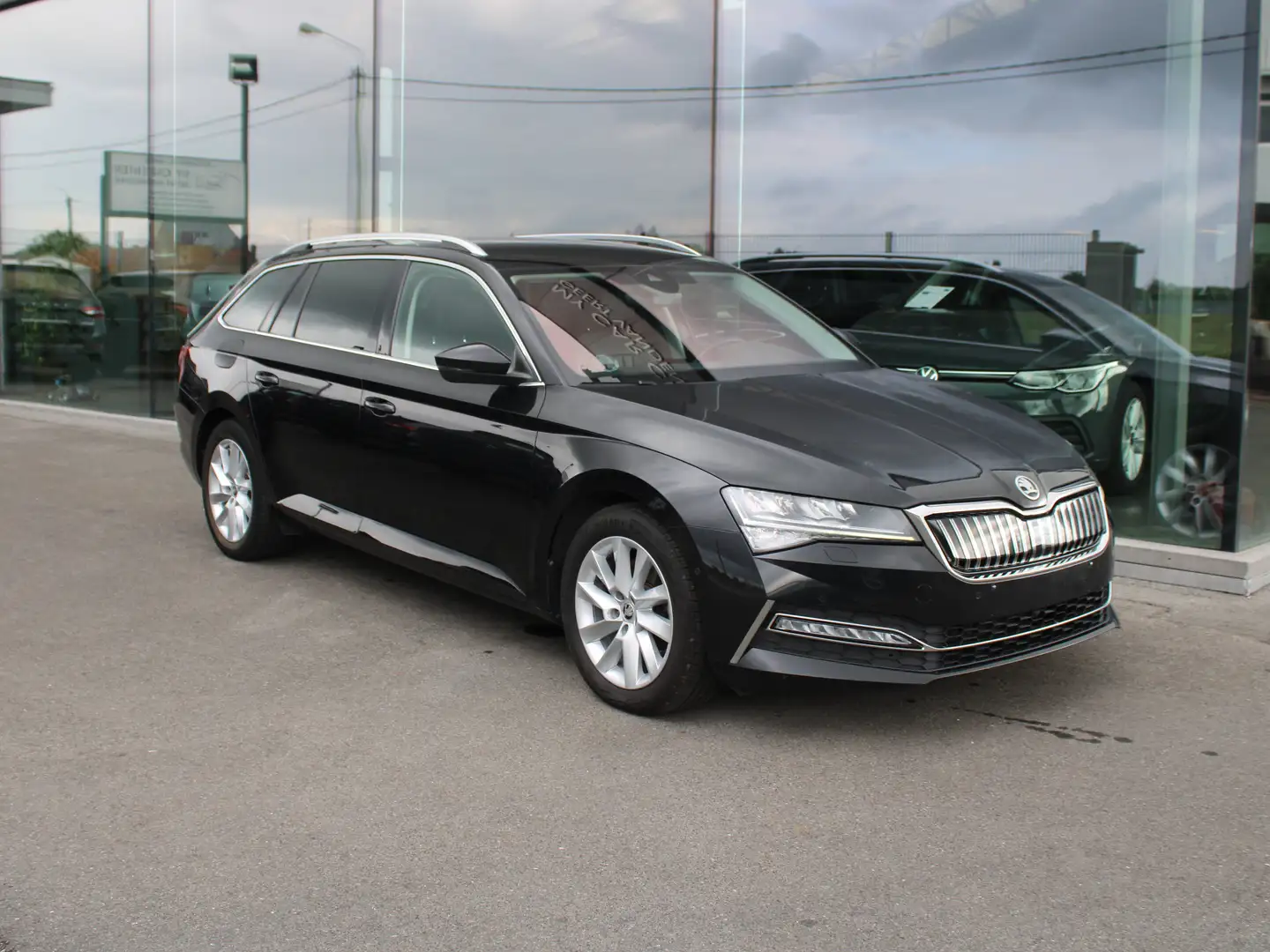 Skoda Superb 1.4TSI IV-DSG-AC-CAMERA-LEDER-NAVI-VEEL OPTIES Noir - 1