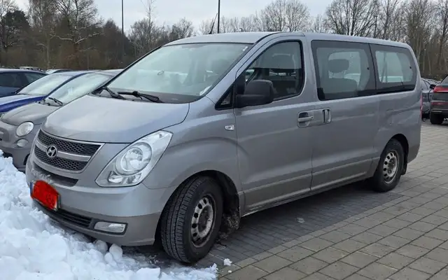 Hyundai H-1 8Sitze+Automatik+PDC
