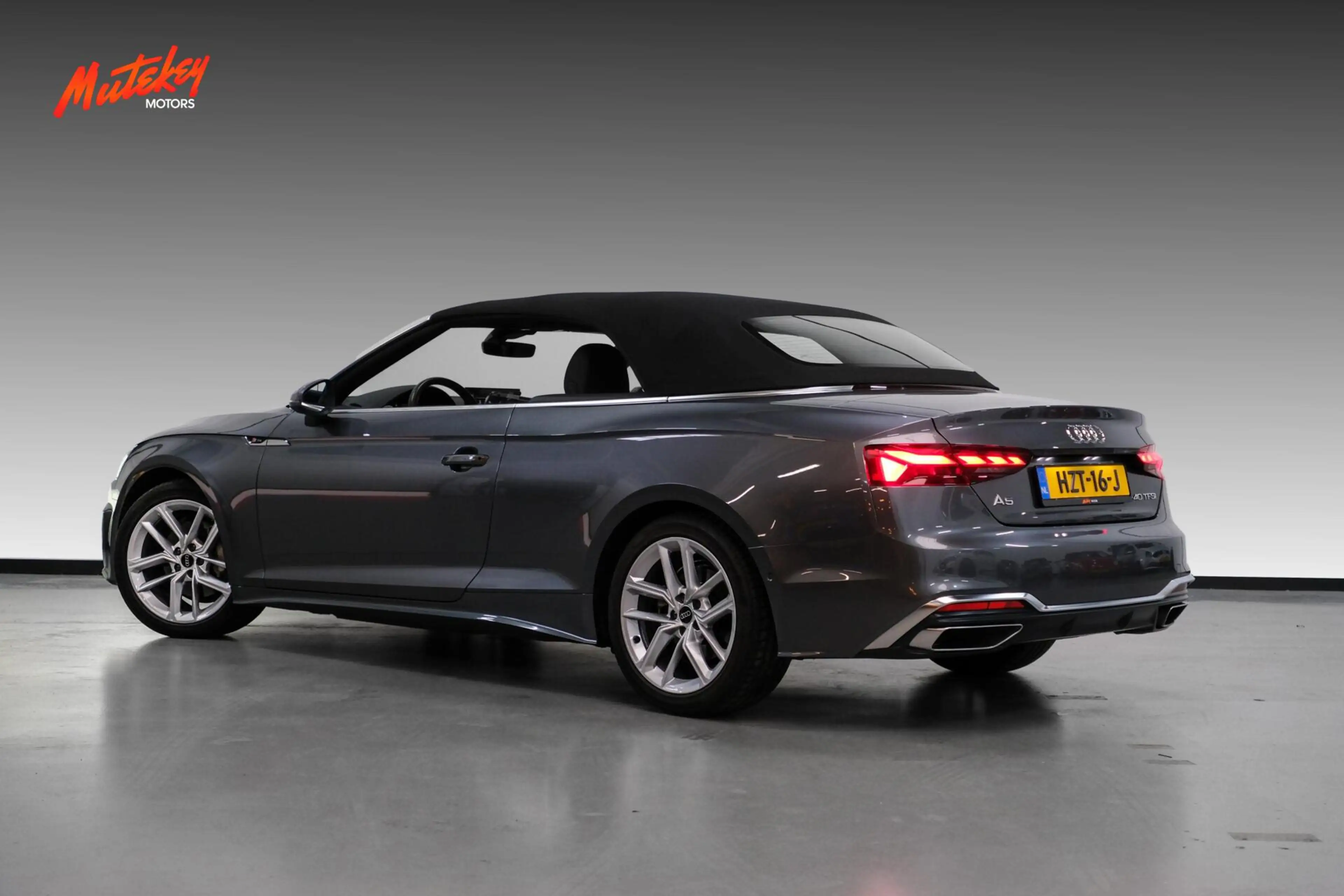 Audi A5 Cabriolet 40 TFSI S edition — photo 6