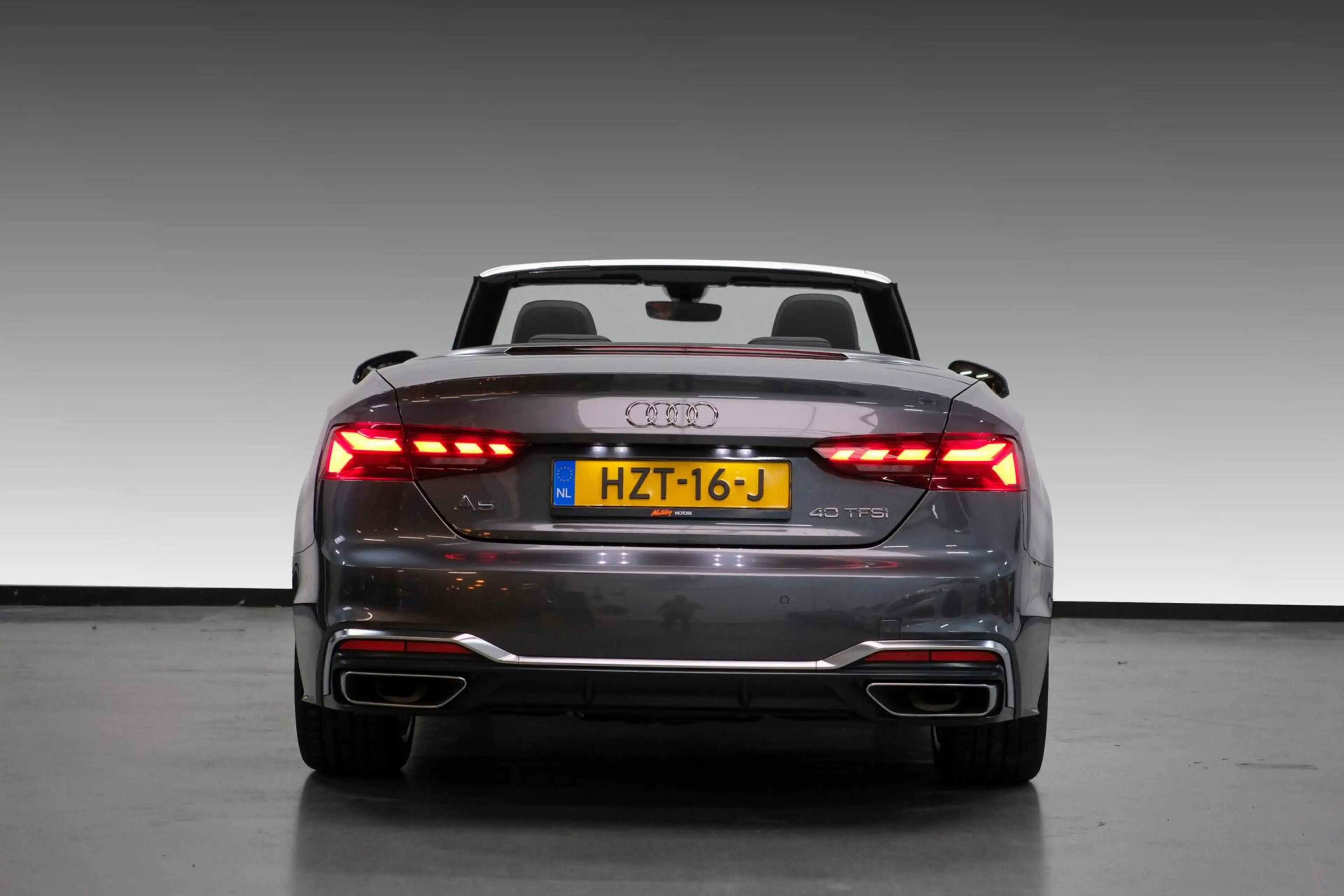 Audi A5 Cabriolet 40 TFSI S edition — photo 10