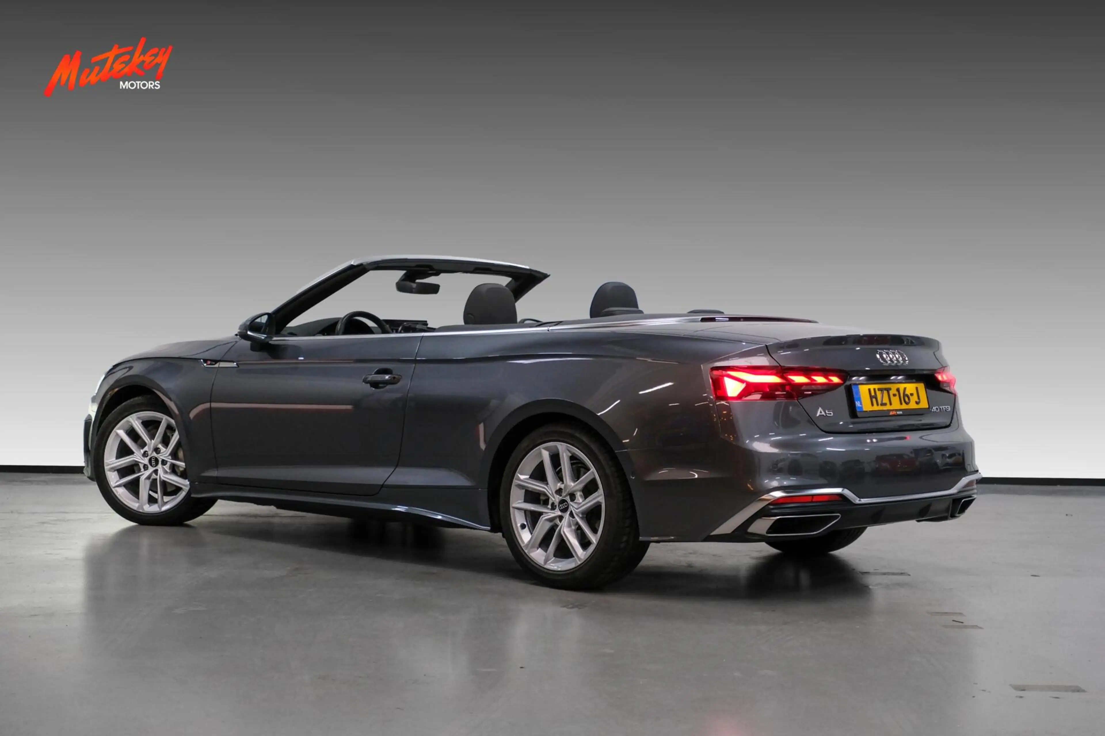 Audi A5 Cabriolet 40 TFSI S edition — photo 5