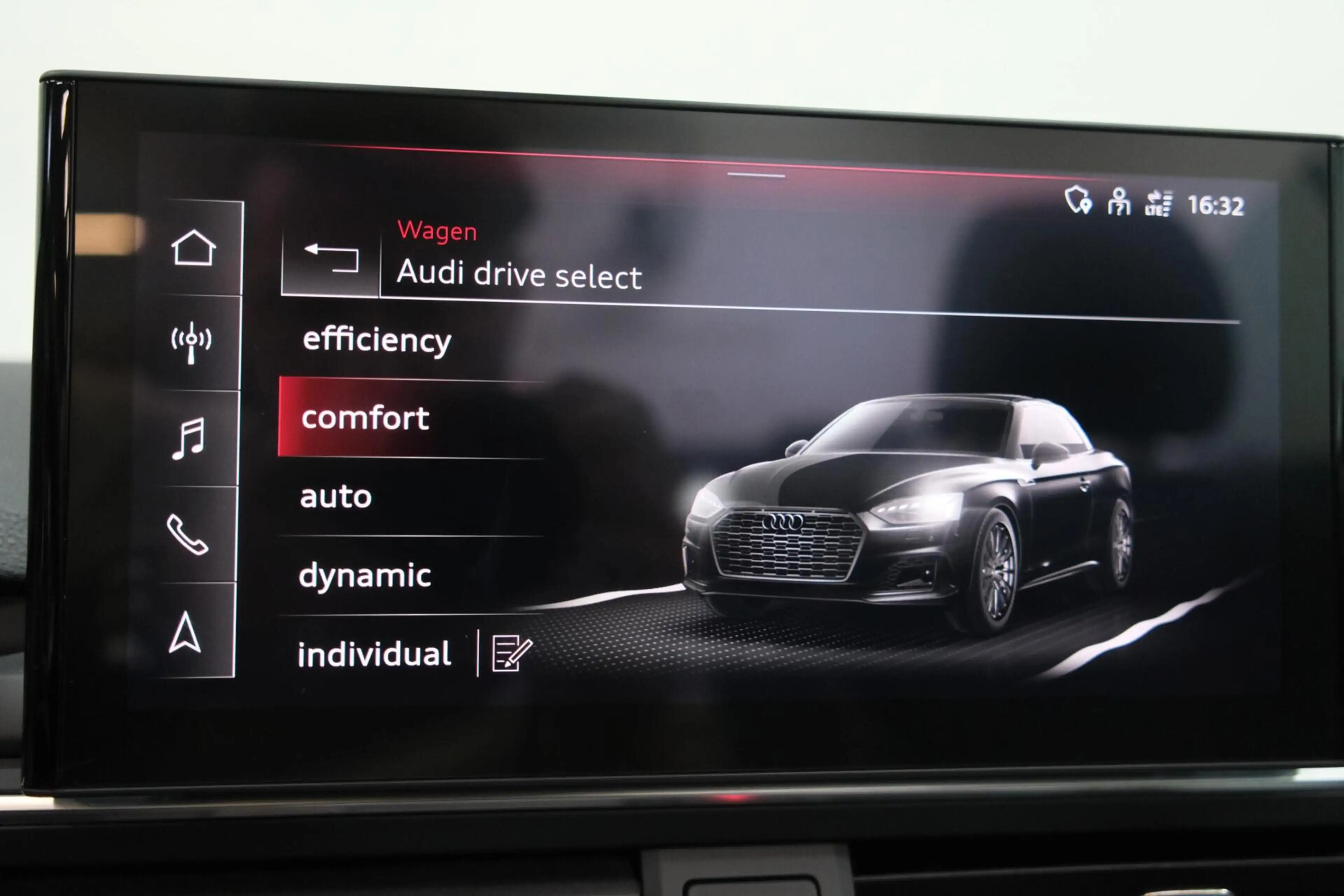 Audi A5 Cabriolet 40 TFSI S edition — photo 40