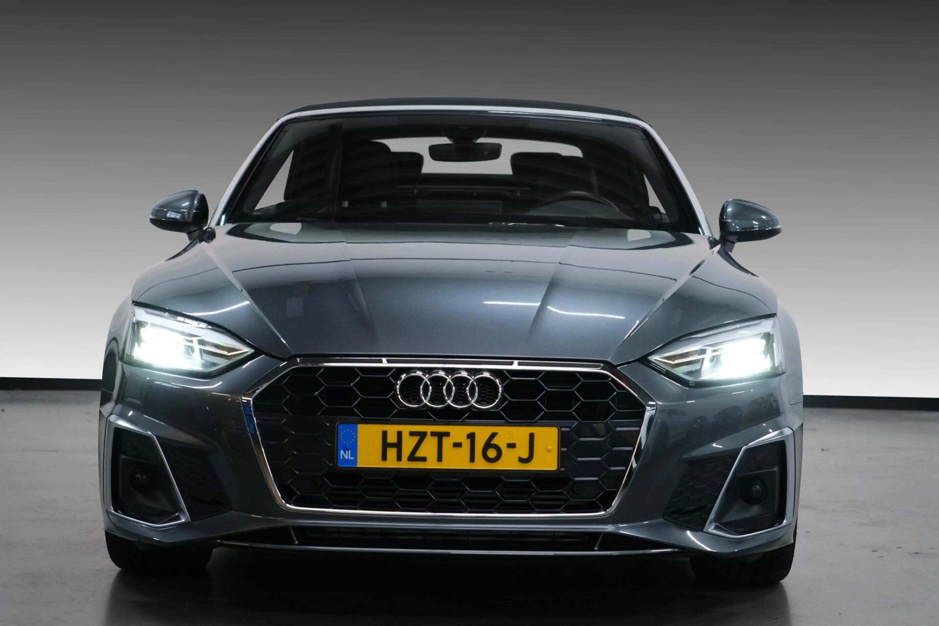 Audi A5 Cabriolet 40 TFSI S edition — photo 14