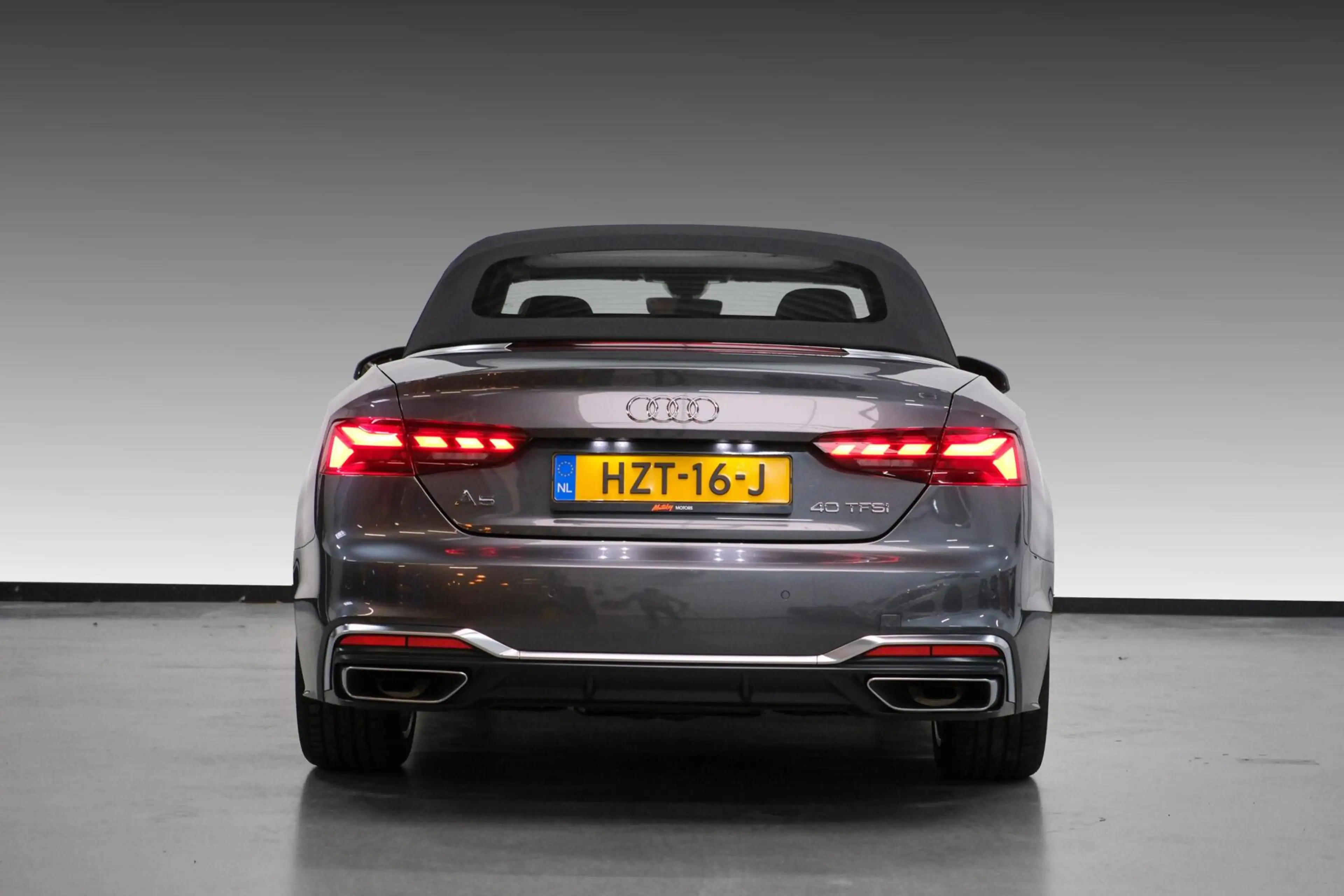 Audi A5 Cabriolet 40 TFSI S edition — photo 9