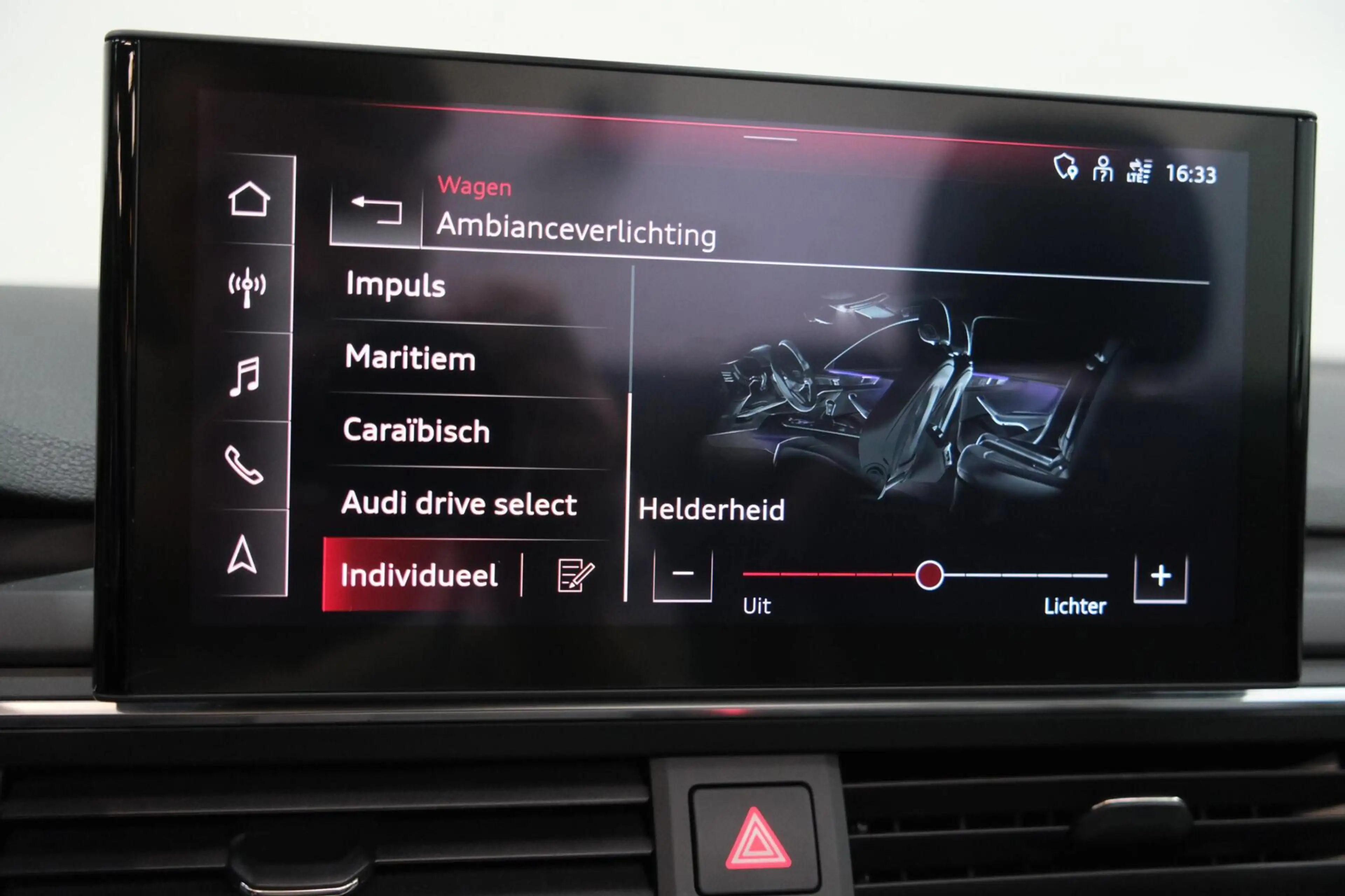 Audi A5 Cabriolet 40 TFSI S edition — photo 36