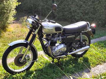 Bonneville 750