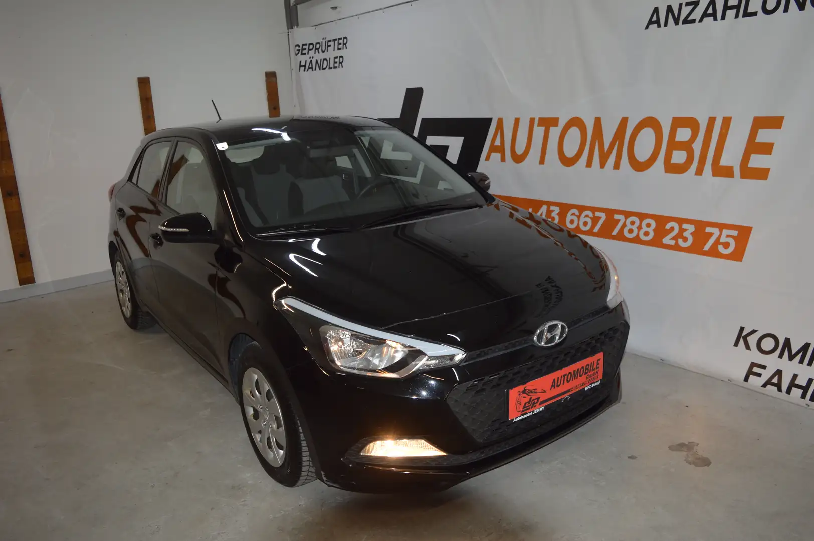 Hyundai i20 1,25 **1.Besitz**Serviceheft**80.000KM** Schwarz - 1