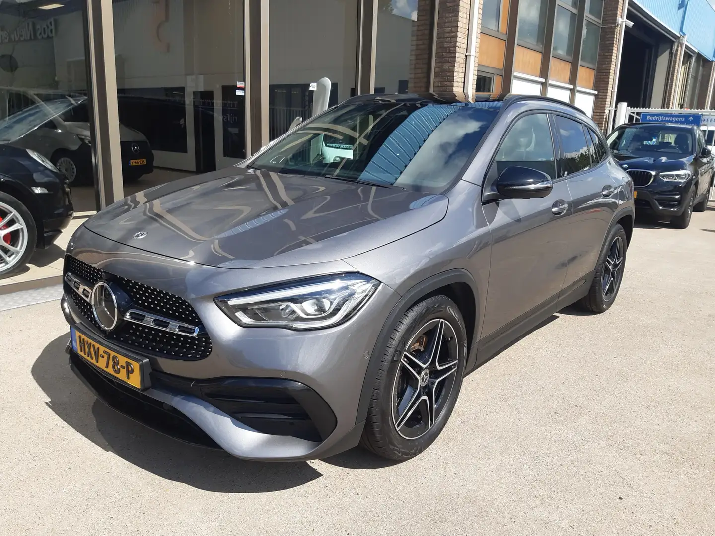 Mercedes-Benz GLA 250 4MATIC AMG Line Grijs - 1