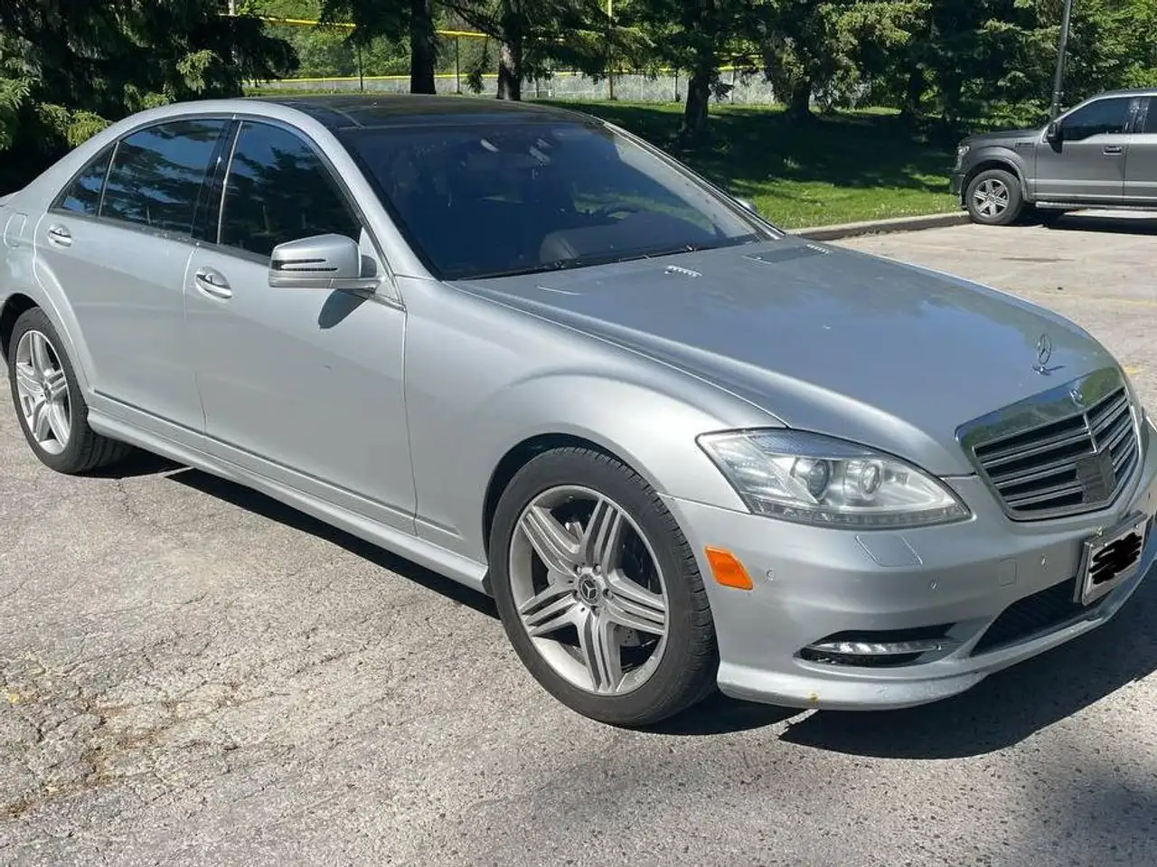 Mercedes-Benz S-Class снимка Mercedes-Benz S-Class