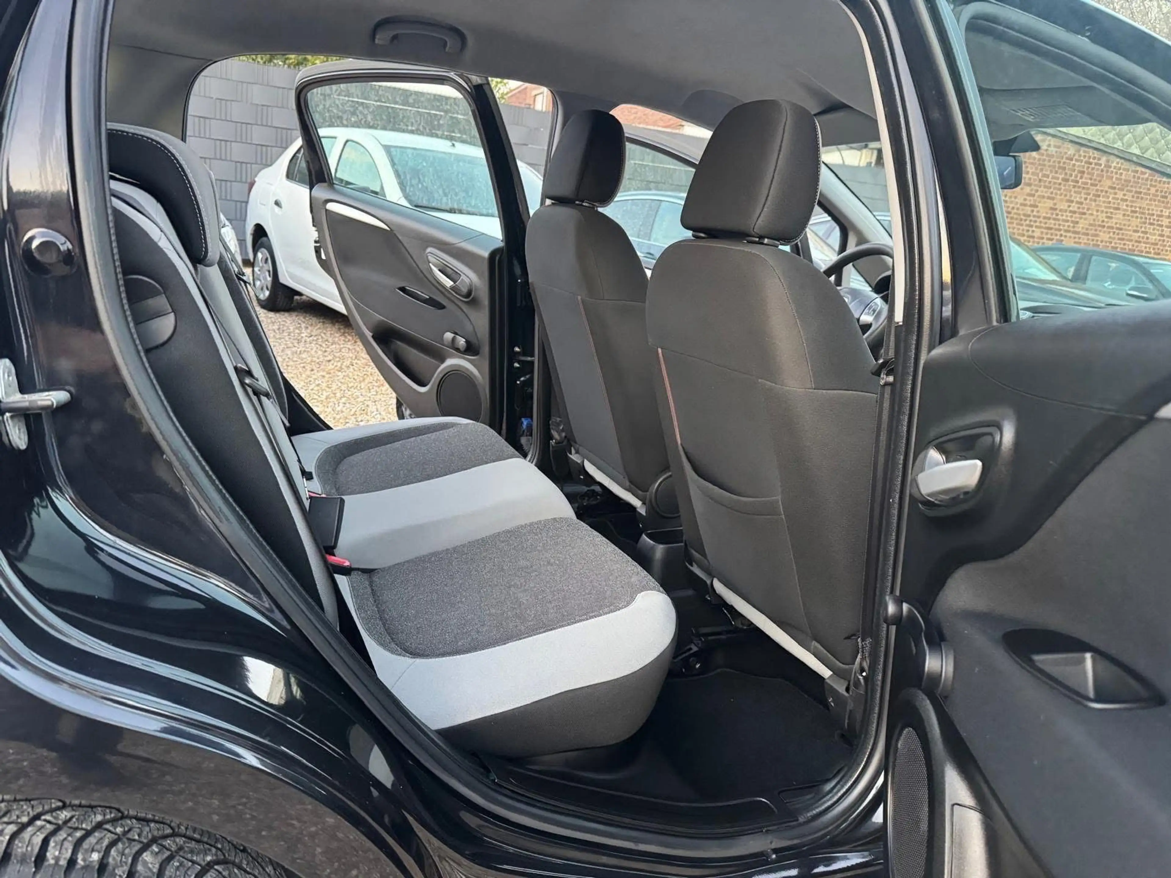 Fiat Punto Punto 1.2i **12 mois de garantie** — photo 13