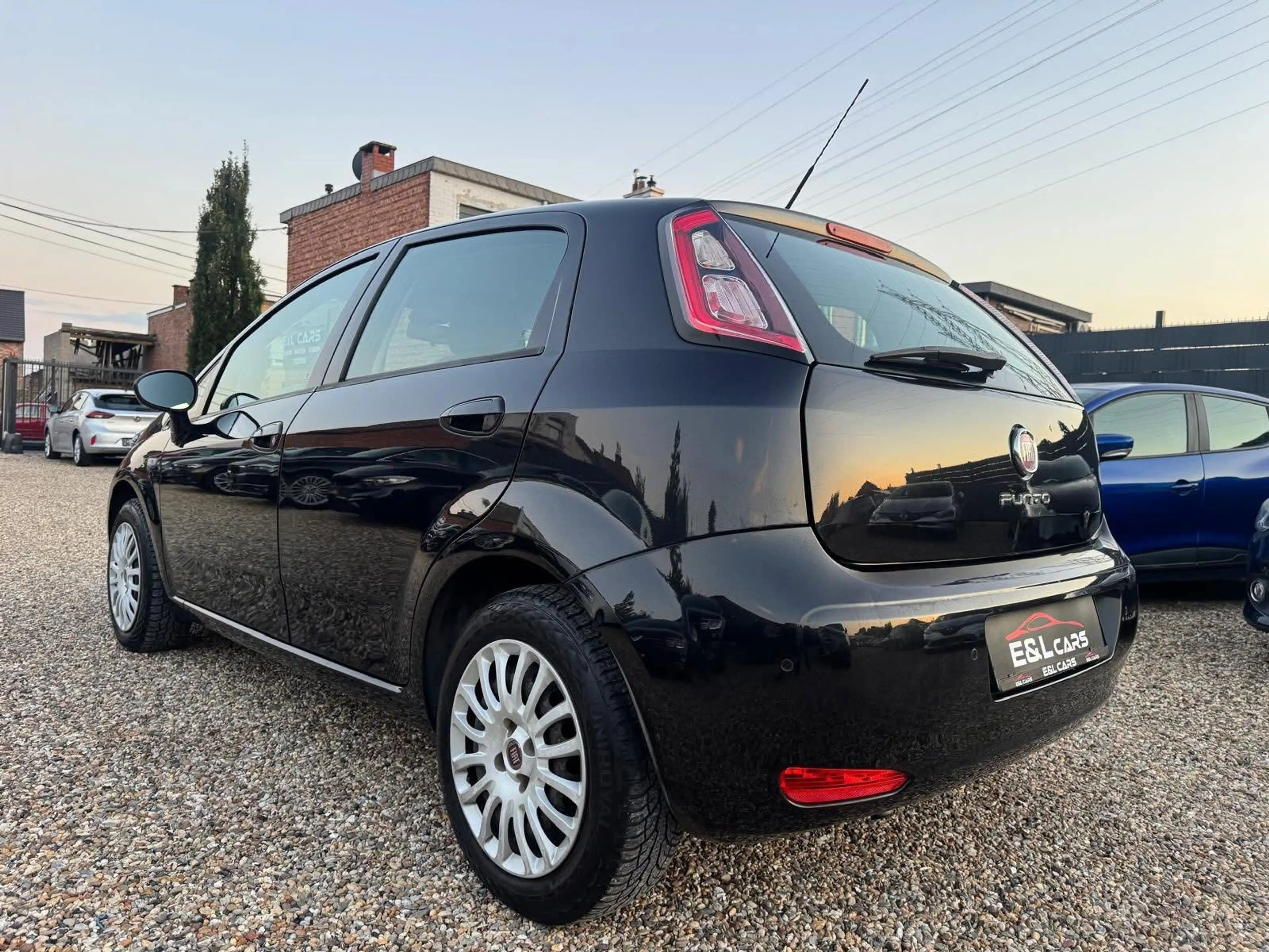 Fiat Punto Punto 1.2i **12 mois de garantie** — photo 6