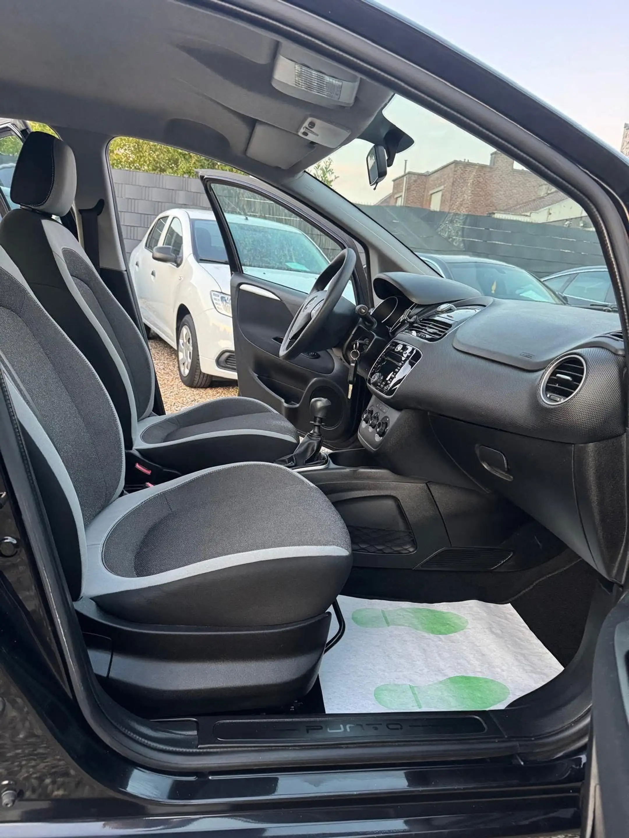 Fiat Punto Punto 1.2i **12 mois de garantie** — photo 10
