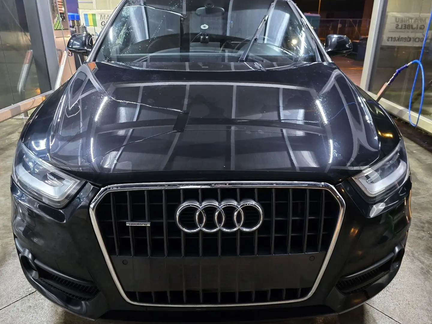 Audi Q3 2.0 TDI Quattro S Tronic S Line Zwart - 1